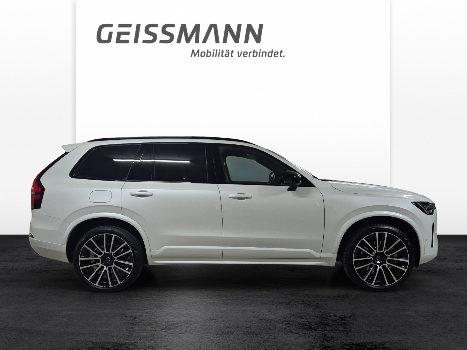 VOLVO XC90 2.0 T8 TE Black Edition eAWD-showroom-element-3