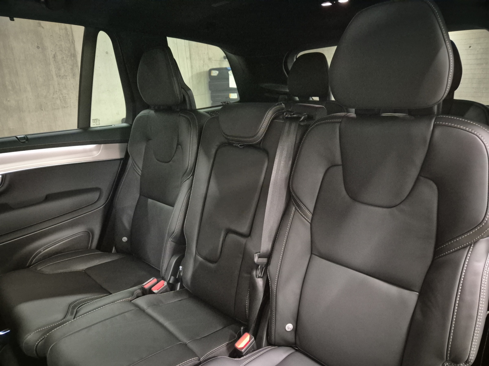 VOLVO XC90 2.0 T8 TE Black Edition eAWD-image-15