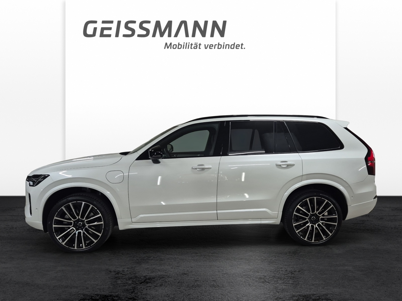 VOLVO XC90 2.0 T8 TE Black Edition eAWD-showroom-element-2