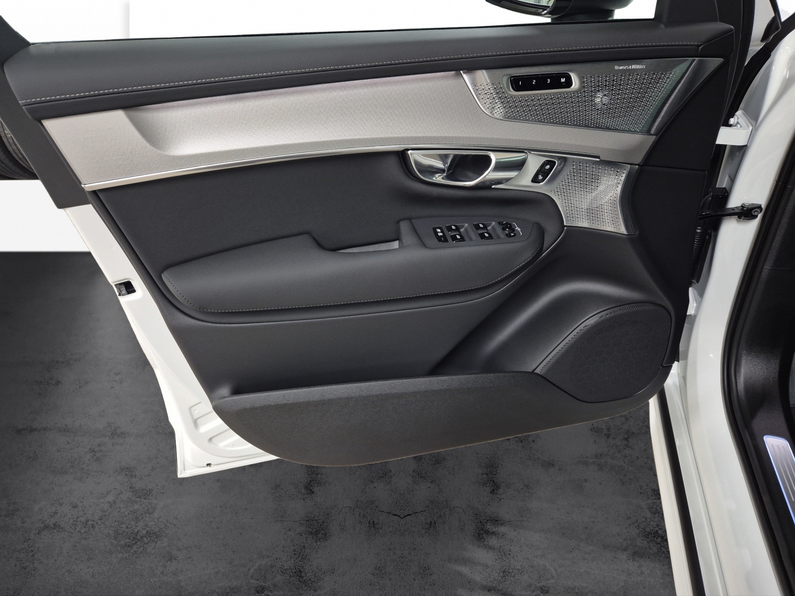 VOLVO XC90 2.0 T8 TE Black Edition eAWD-image-13