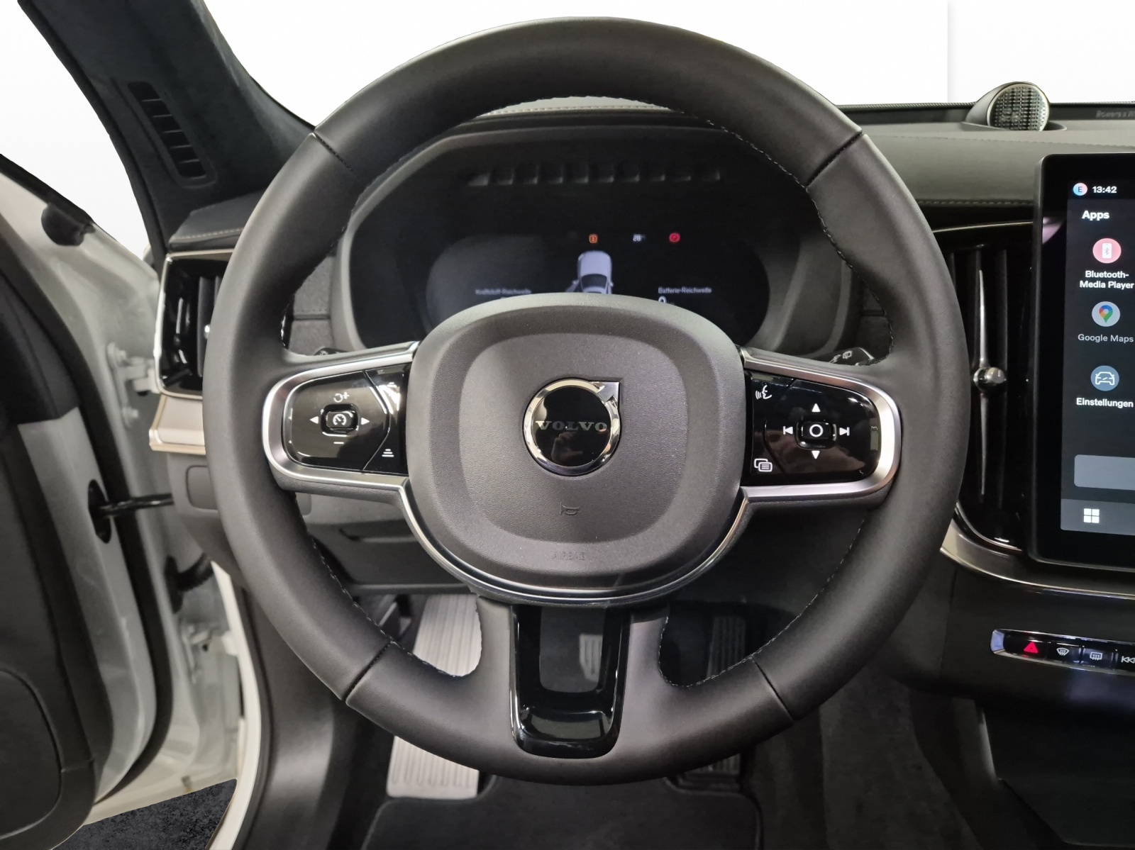 VOLVO XC90 2.0 T8 TE Black Edition eAWD-image-9