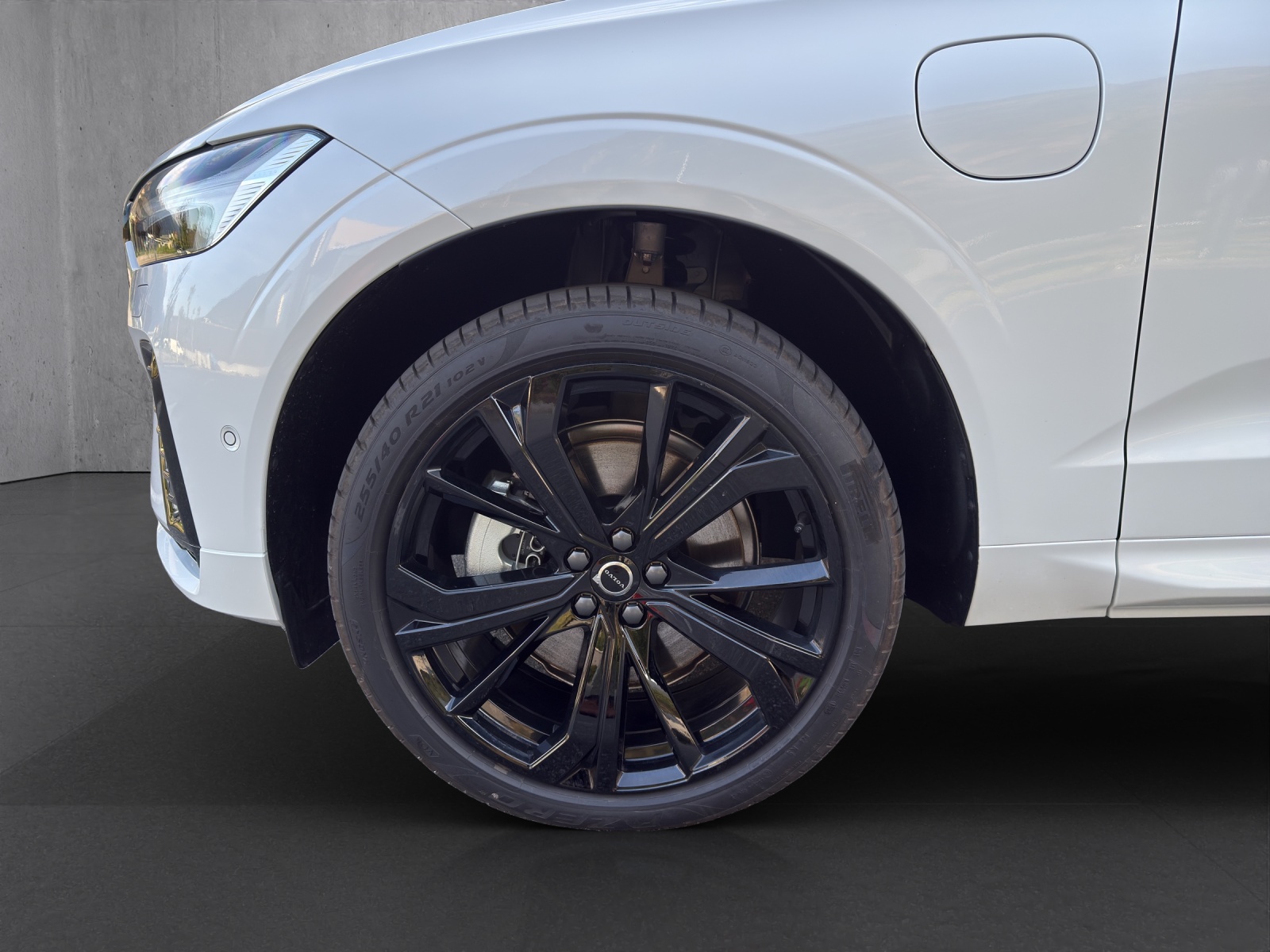 VOLVO XC60 T8 eAWD PluginHybrid Black Edition Geartronic-image-6