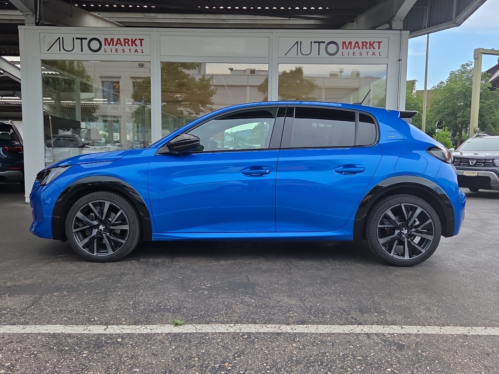 PEUGEOT 208 1.2 PureTech GT Pack EAT8-image-1