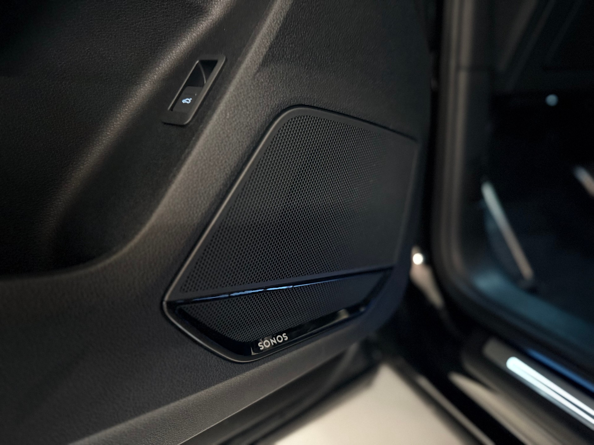 AUDI RS Q3 Sportback quattro S tronic-image-18