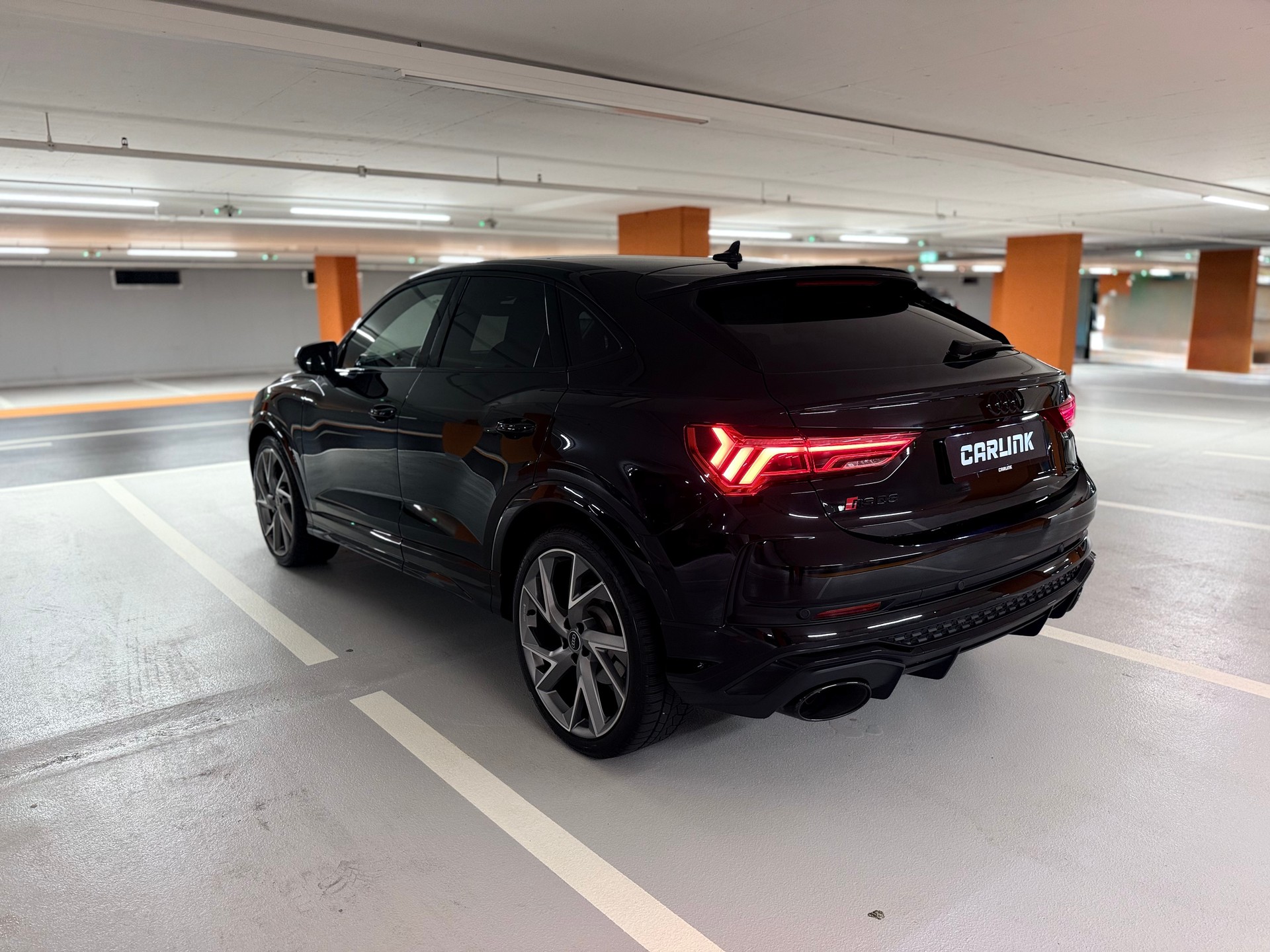 AUDI RS Q3 Sportback quattro S tronic-image-4