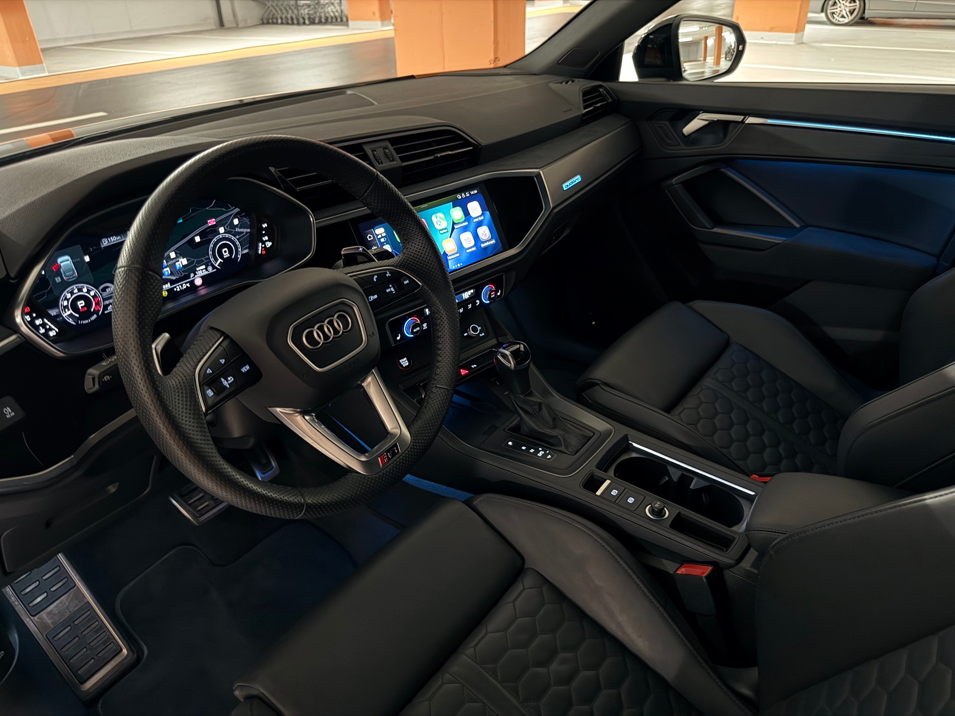 AUDI RS Q3 Sportback quattro S tronic-image-6
