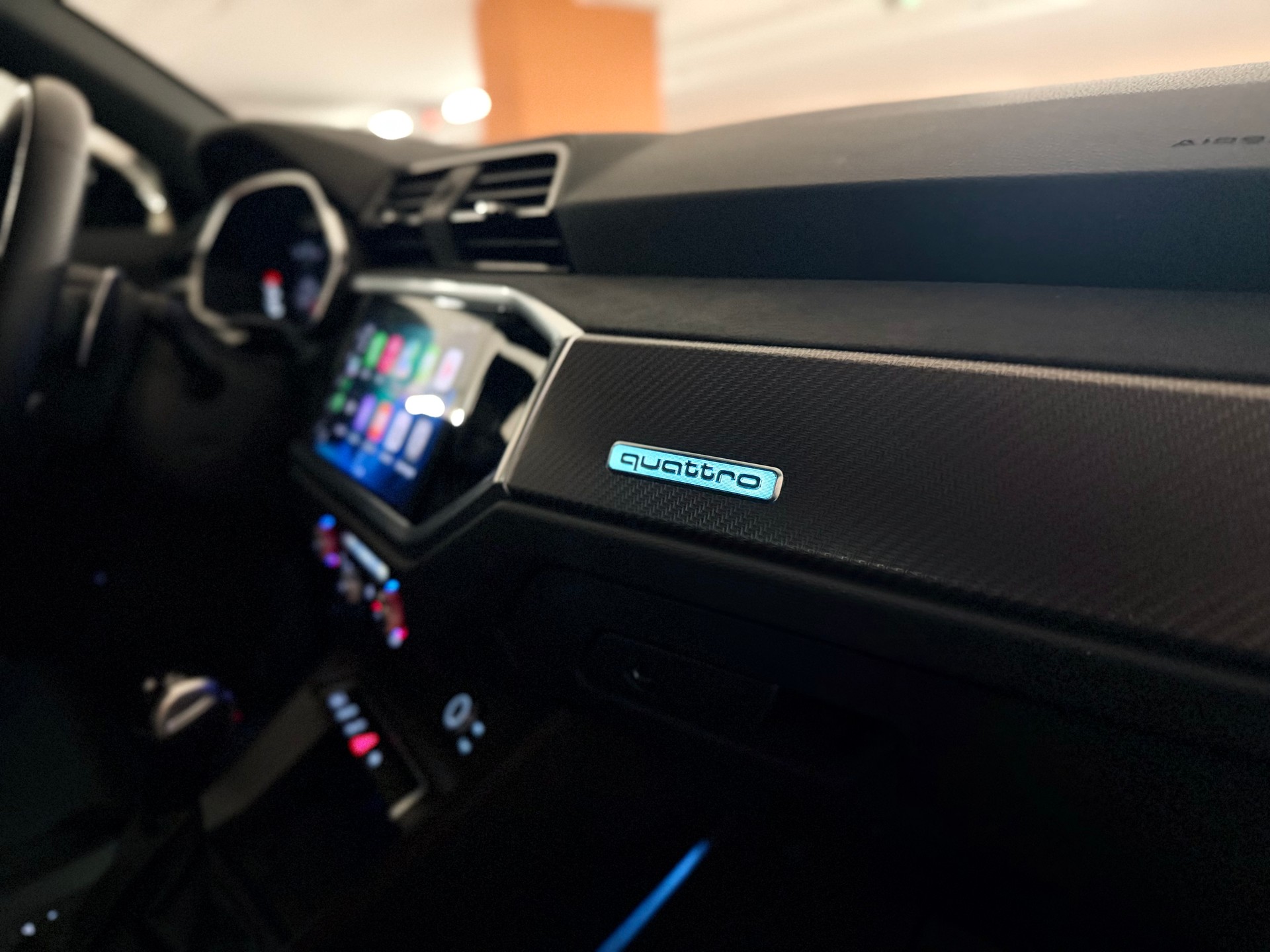AUDI RS Q3 Sportback quattro S tronic-image-13