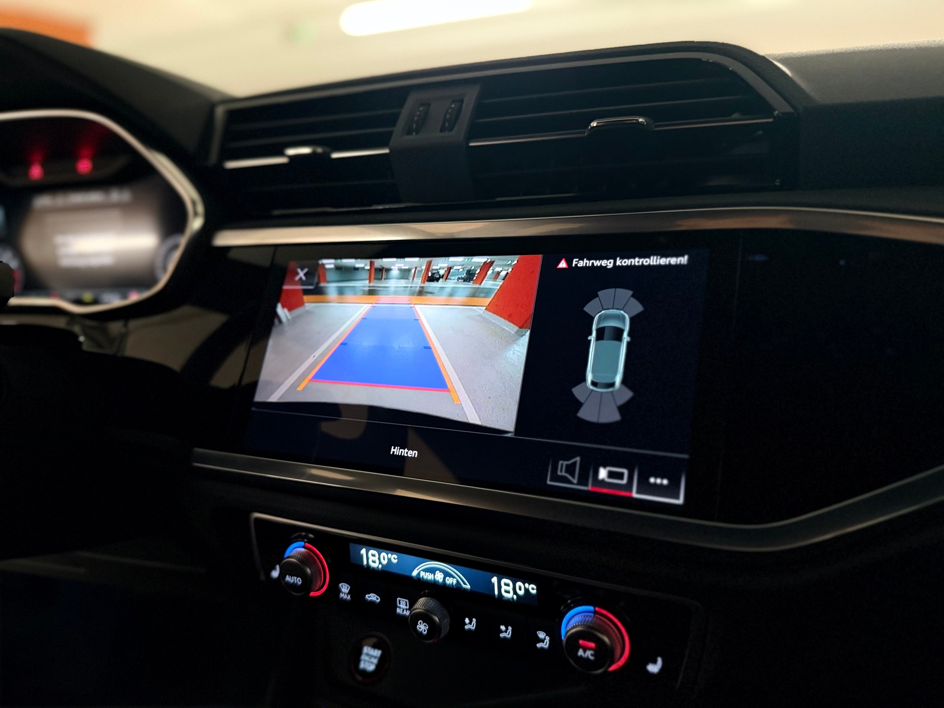 AUDI RS Q3 Sportback quattro S tronic-image-16