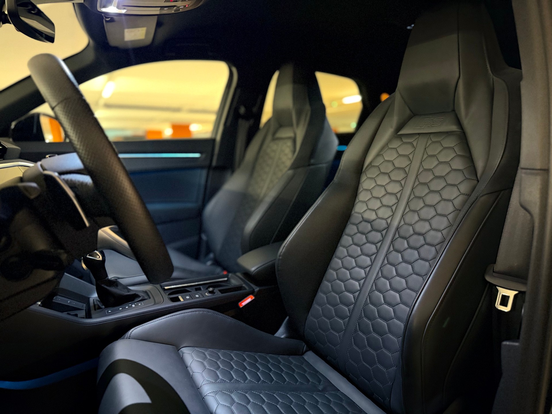 AUDI RS Q3 Sportback quattro S tronic-image-9