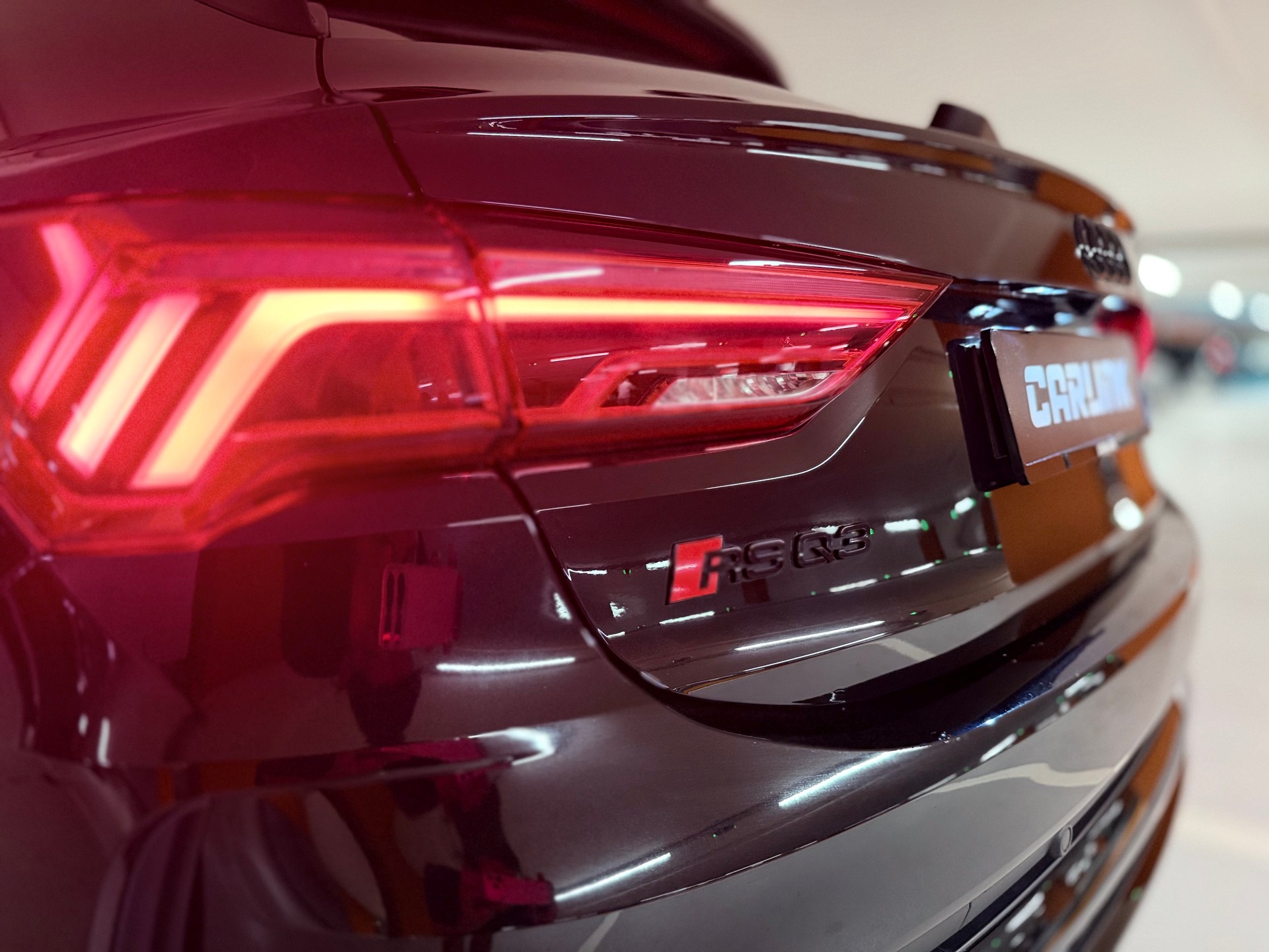 AUDI RS Q3 Sportback quattro S tronic-image-23