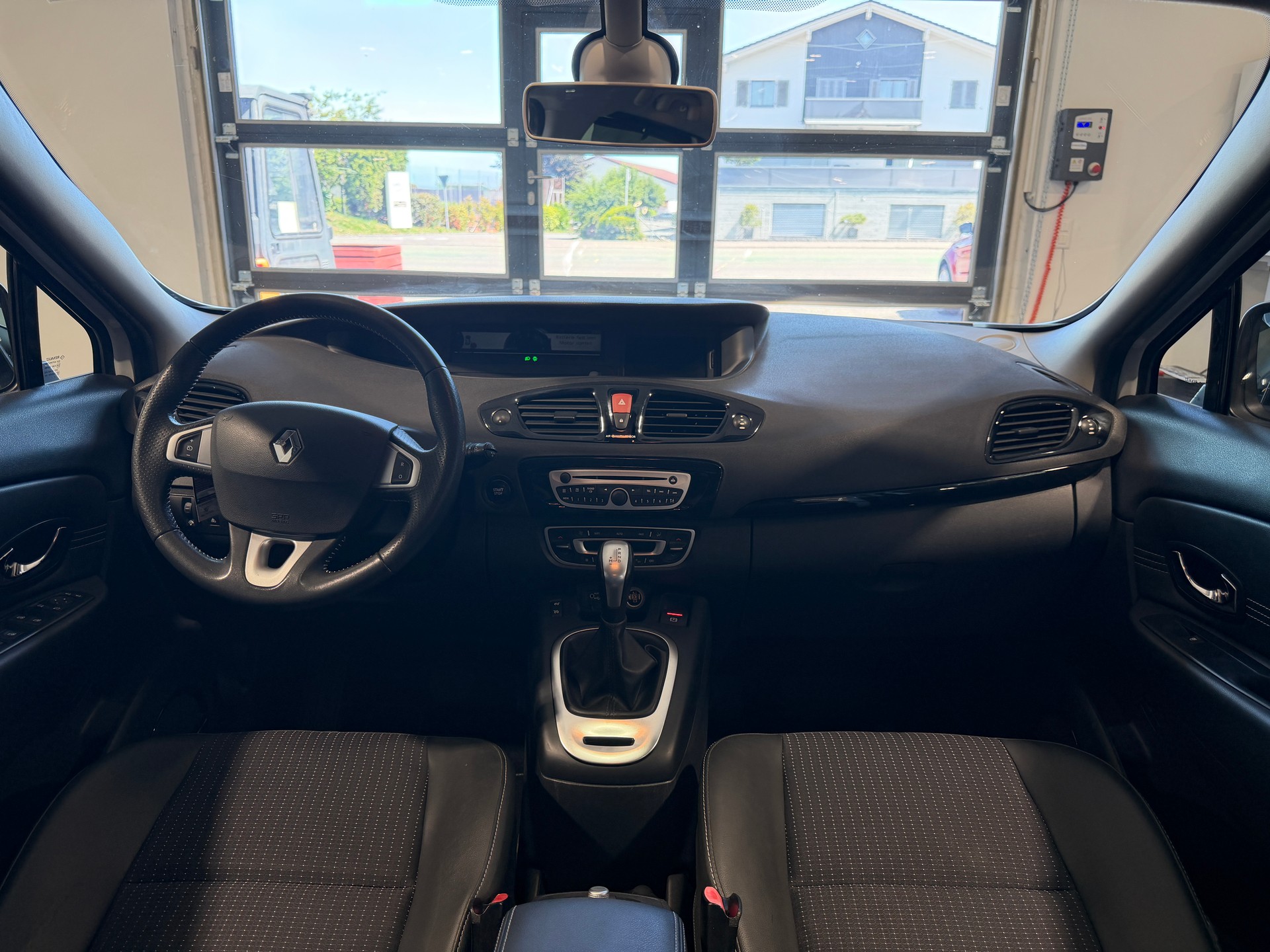 RENAULT Grand Scénic 1.5 dCi Bose EDC-image-9