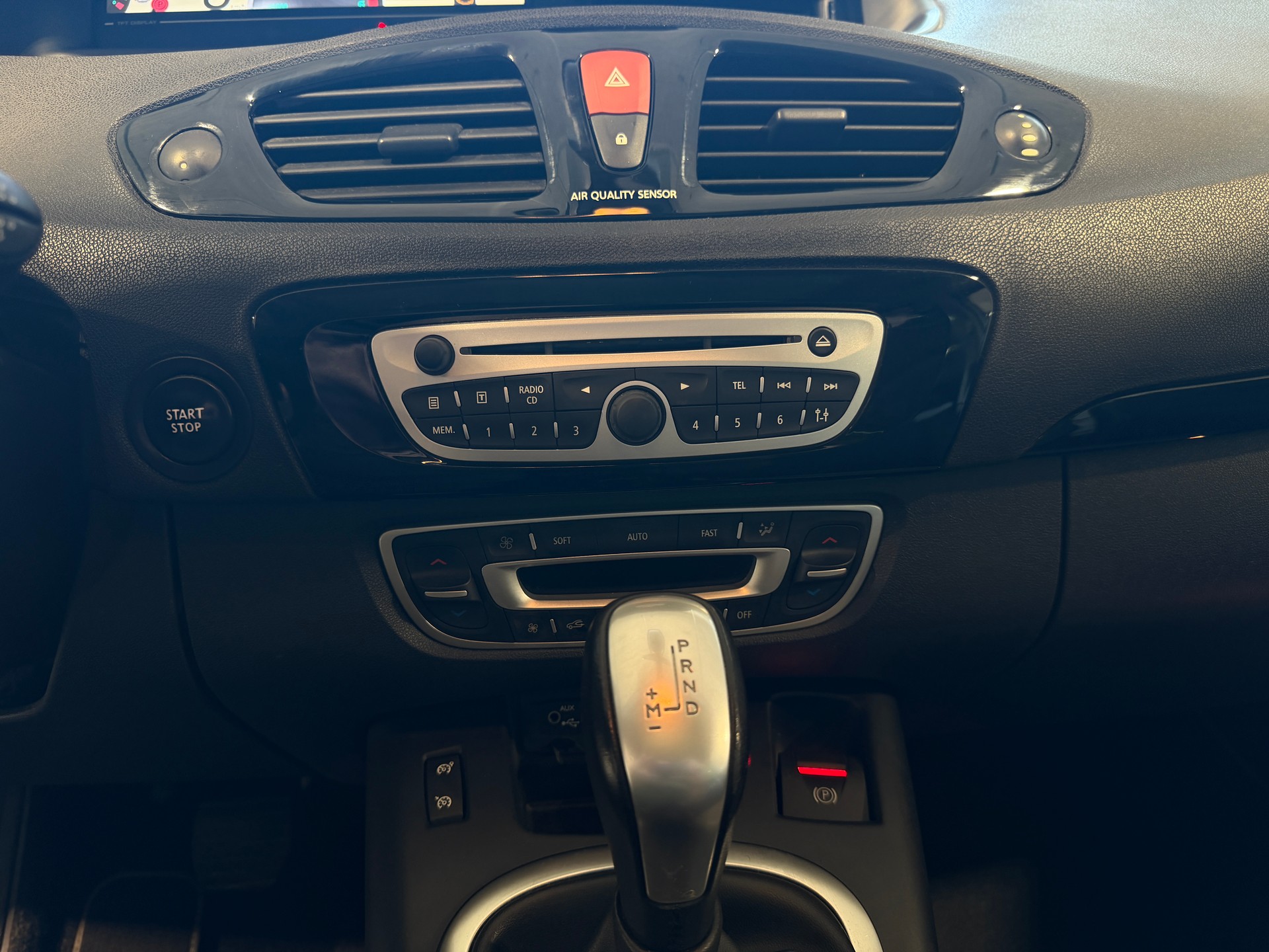 RENAULT Grand Scénic 1.5 dCi Bose EDC-image-11
