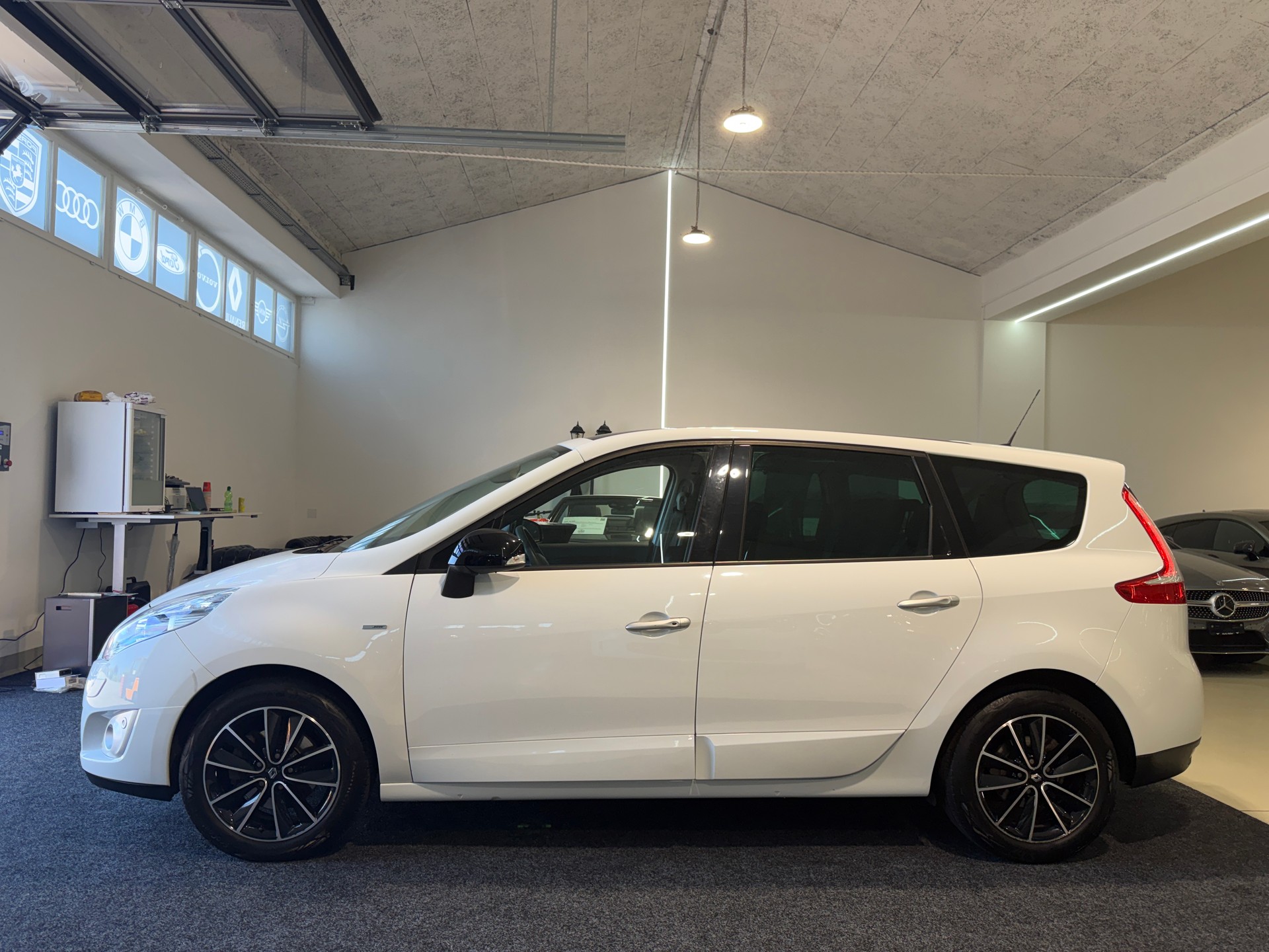 RENAULT Grand Scénic 1.5 dCi Bose EDC-image-2