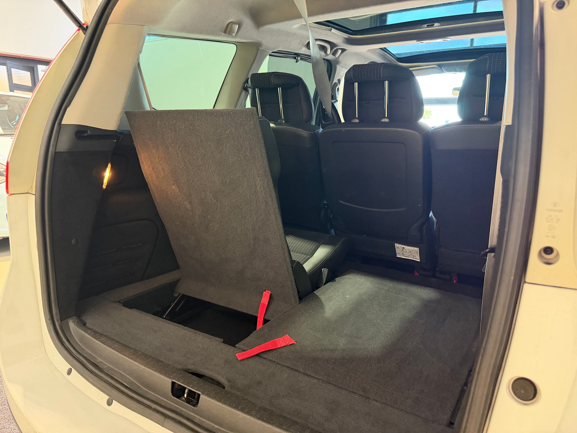 RENAULT Grand Scénic 1.5 dCi Bose EDC-image-8