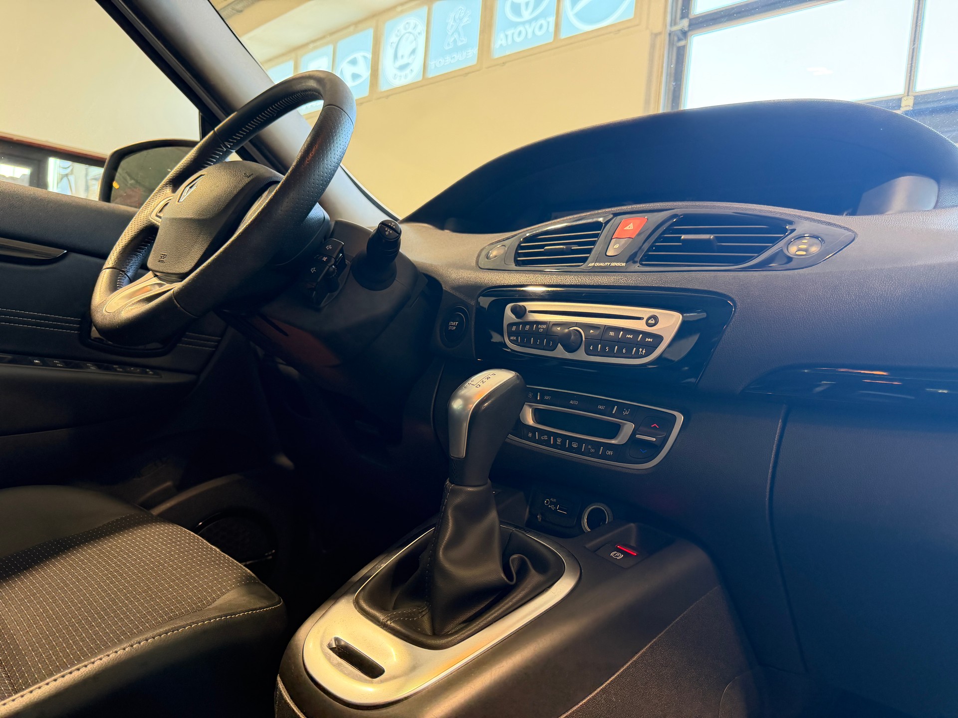 RENAULT Grand Scénic 1.5 dCi Bose EDC-image-10