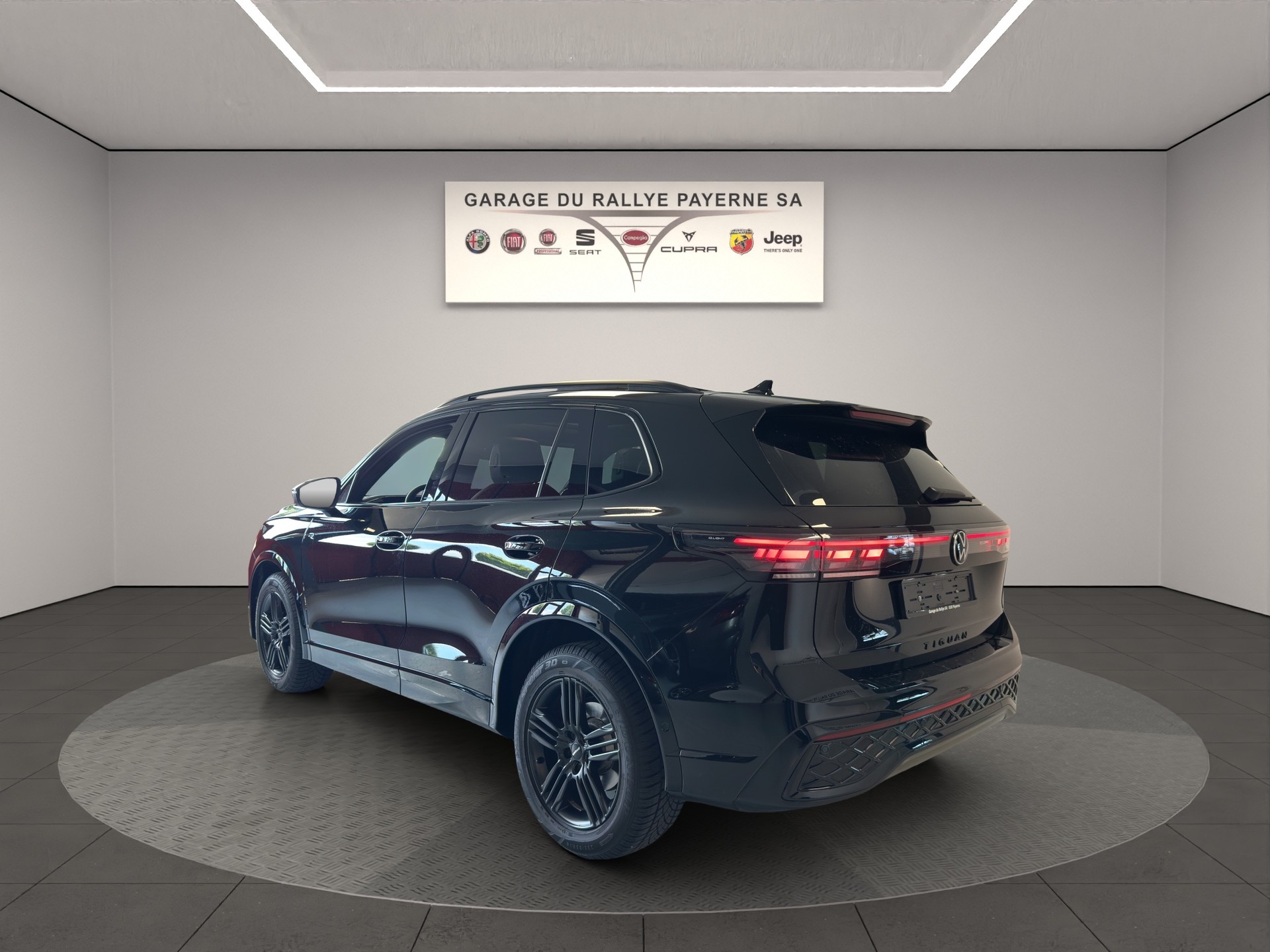 VW Tiguan 1.5 TSI evo2 mHEV R-Line DSG-showroom-element-2