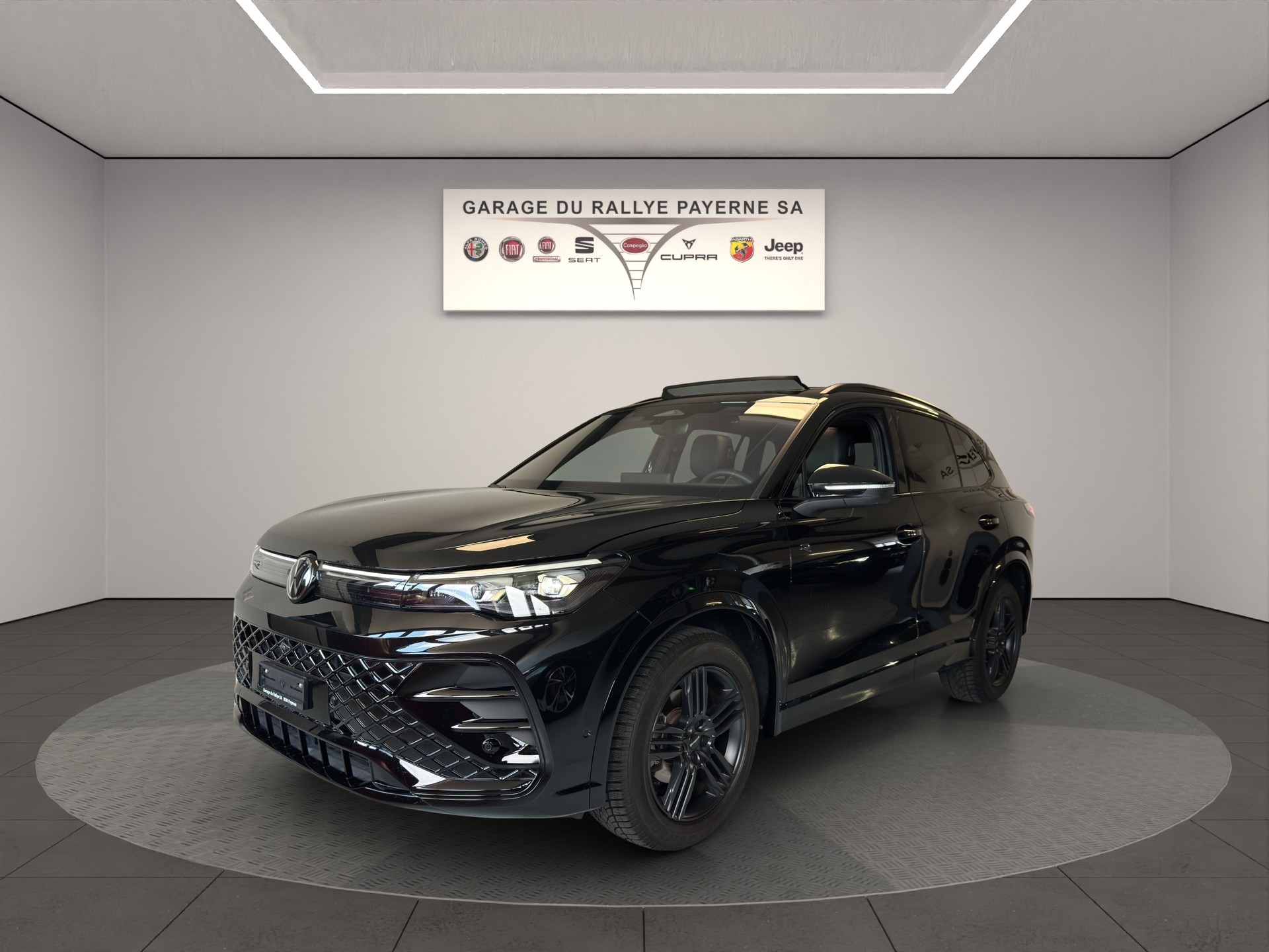 VW Tiguan 1.5 TSI evo2 mHEV R-Line DSG-showroom-element-1