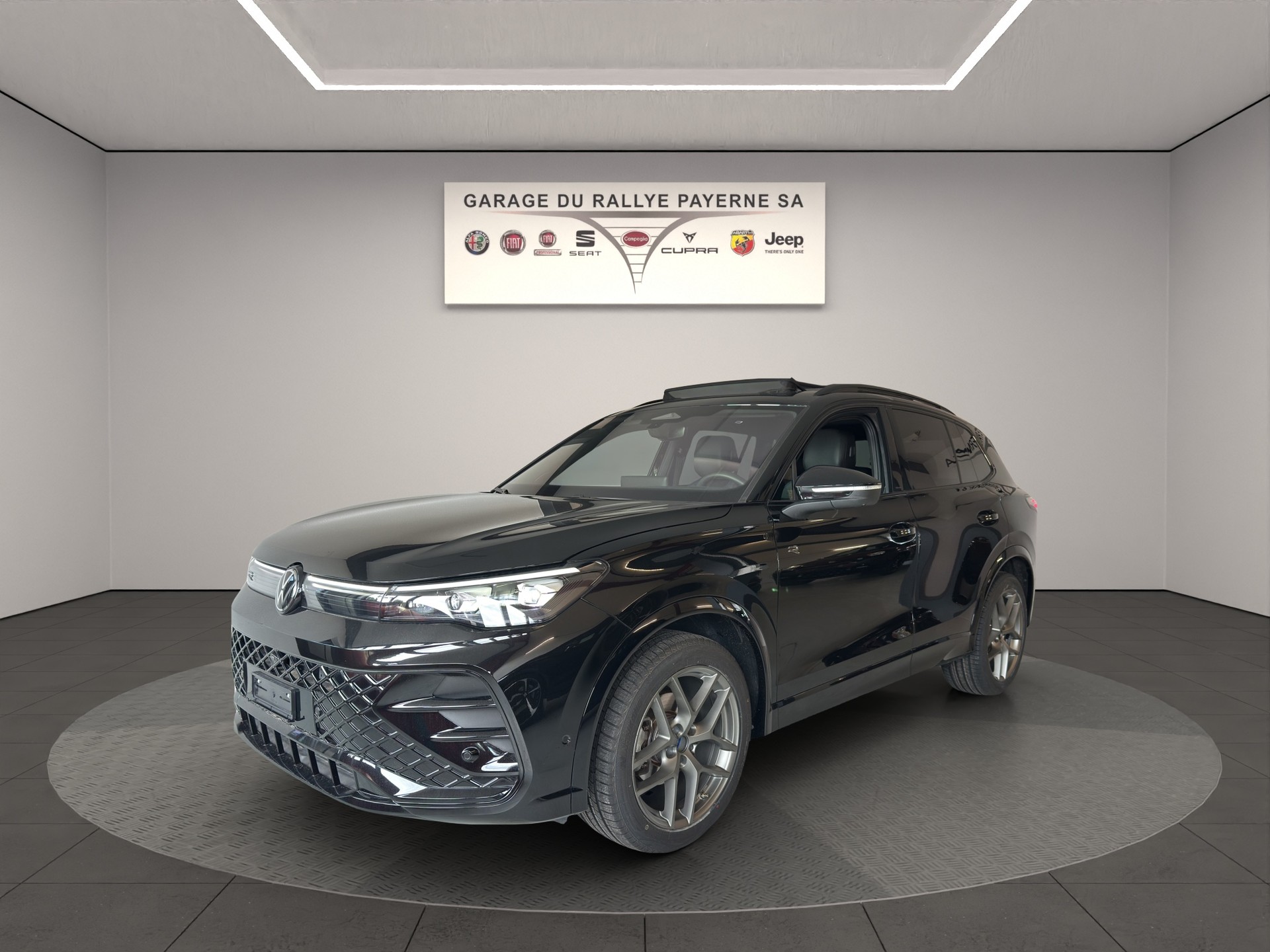 VW Tiguan 1.5 TSI evo2 mHEV R-Line DSG-showroom-element-1
