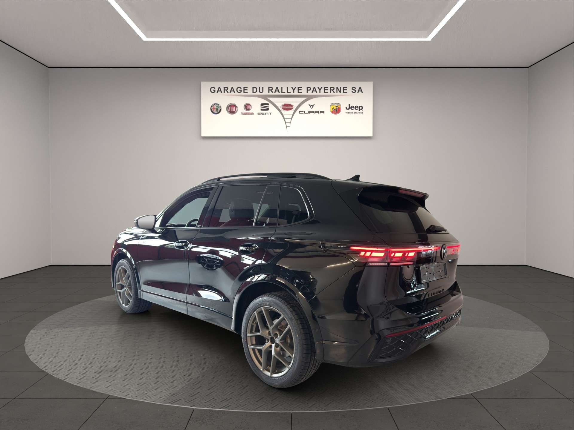 VW Tiguan 1.5 TSI evo2 mHEV R-Line DSG-showroom-element-2