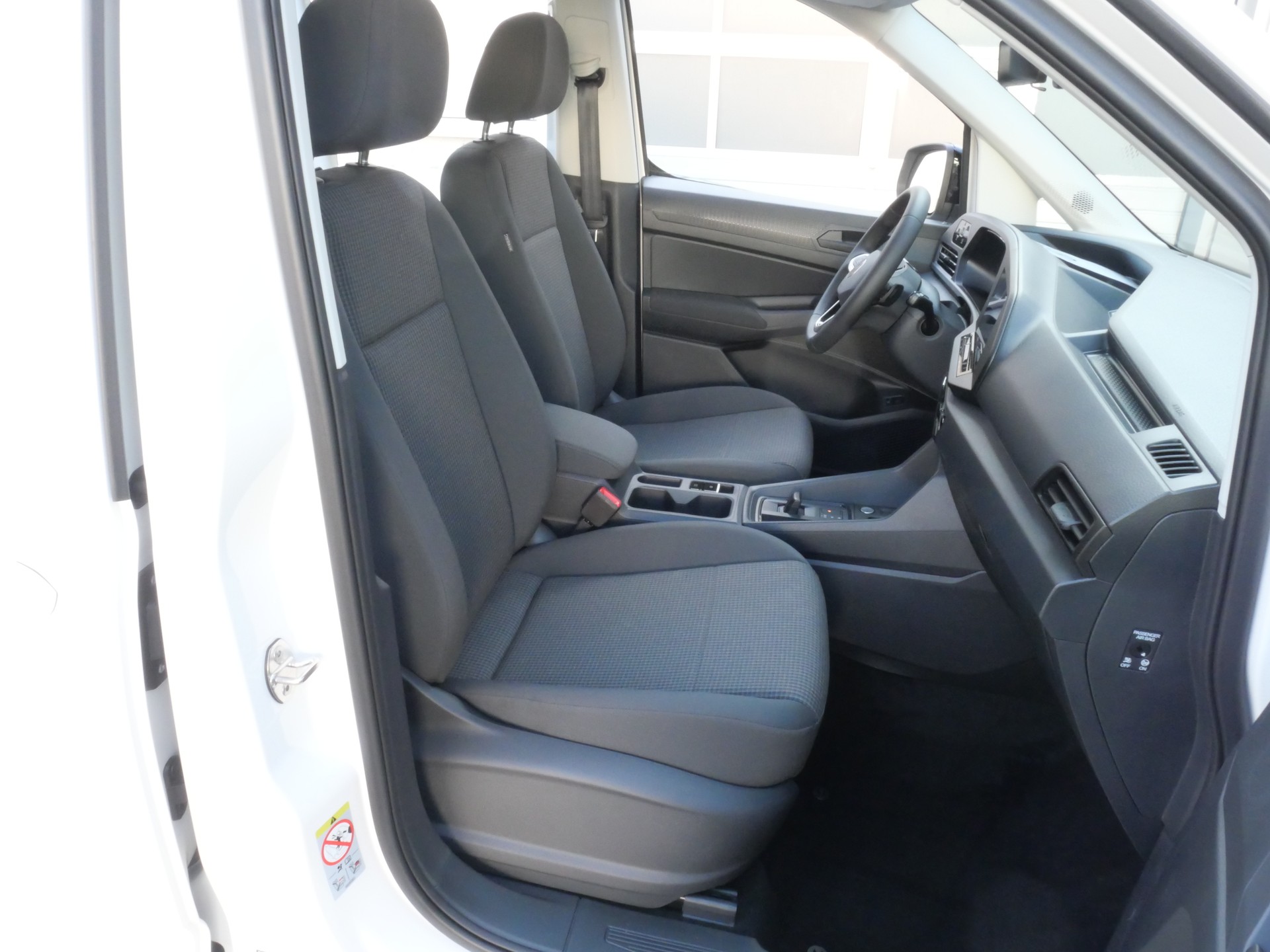 VW Caddy 1.5 TSI Plug in Hybrid DSG *5 Jahre Garantie*-image-11