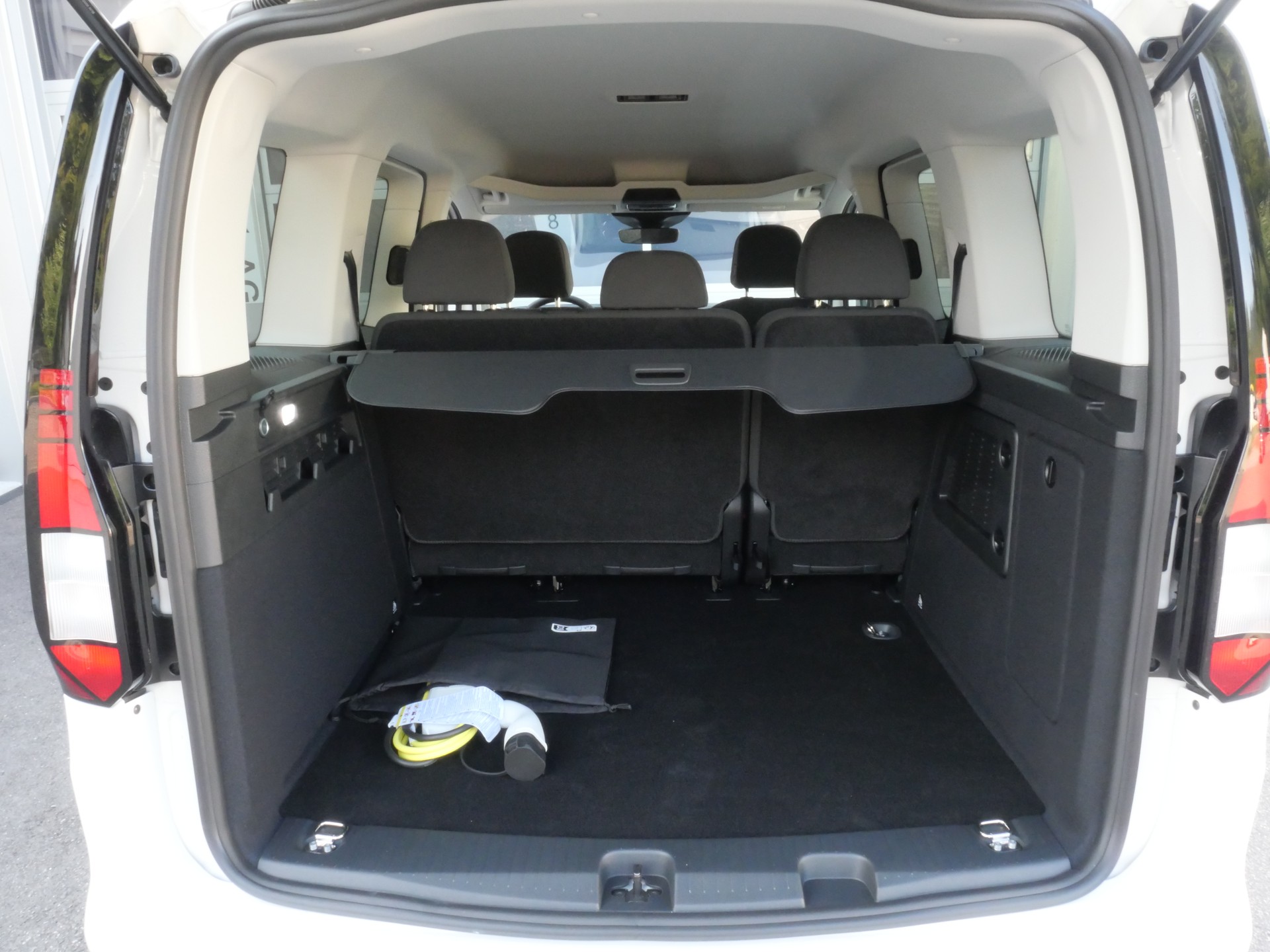 VW Caddy 1.5 TSI Plug in Hybrid DSG *5 Jahre Garantie*-image-8