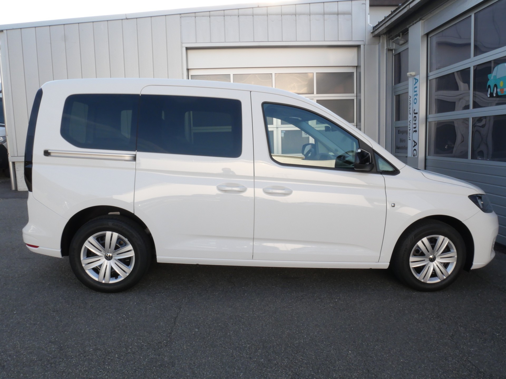 VW Caddy 1.5 TSI Plug in Hybrid DSG *5 Jahre Garantie*-image-4