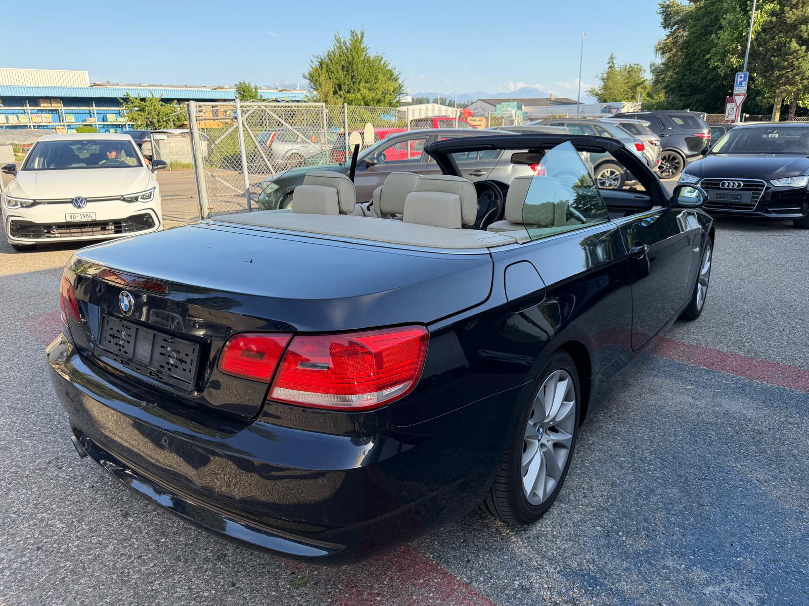 BMW 320i Cabriolet Steptronic-image-3
