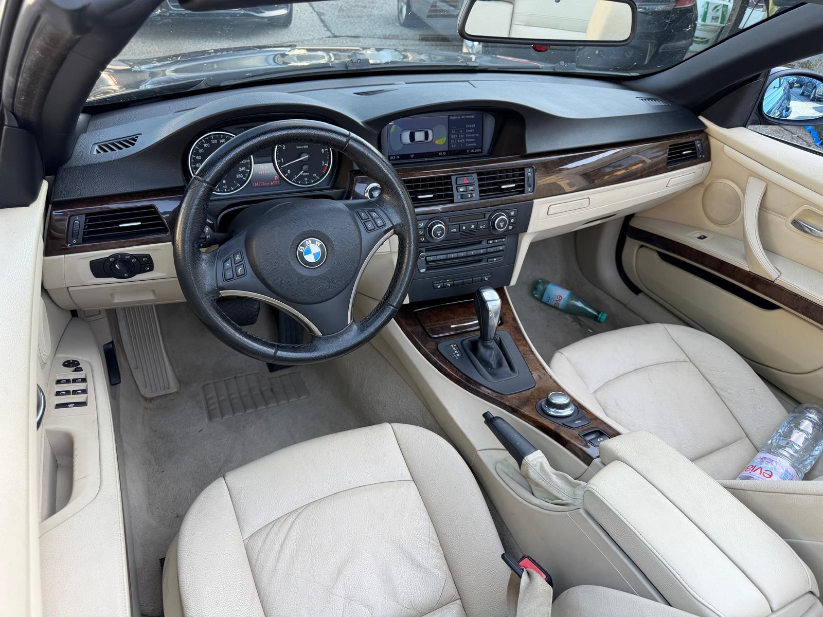 BMW 320i Cabriolet Steptronic-image-2