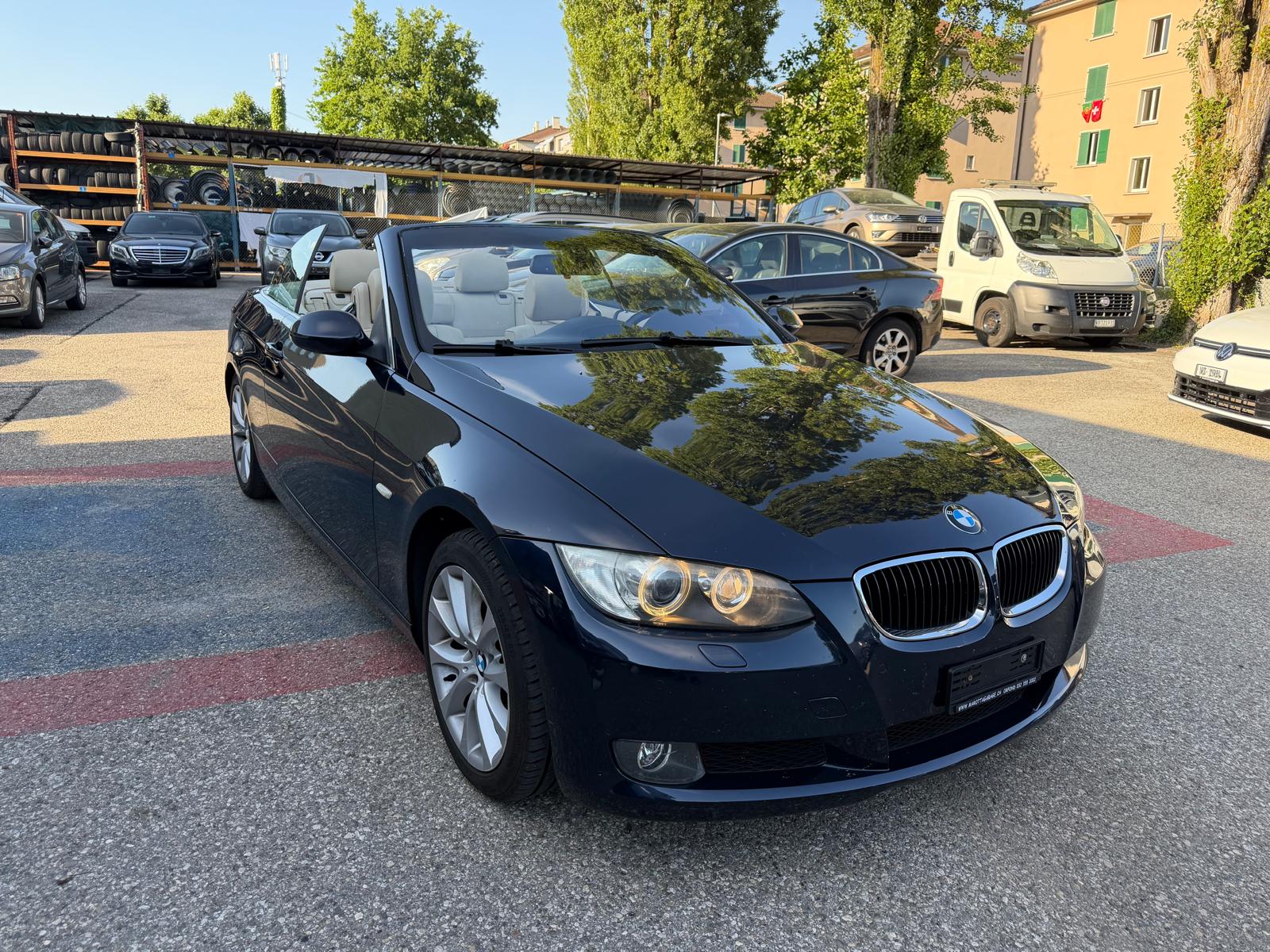 BMW 320i Cabriolet Steptronic-image-1