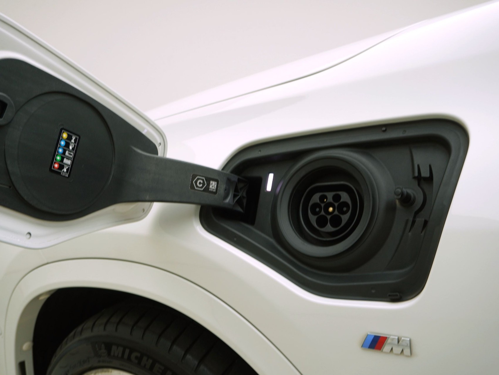 BMW X2 25e xDrive M Sport-image-25