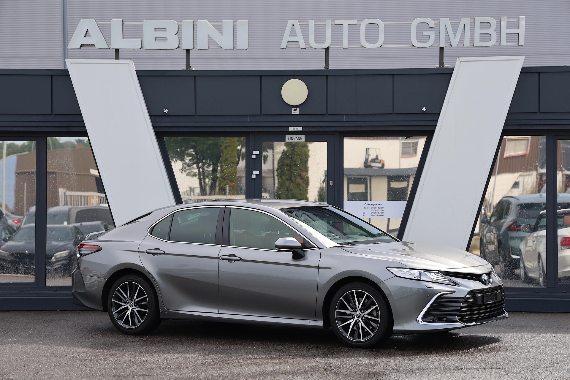 TOYOTA Camry 2.5 HSD e-CVT Premium-showroom-element-1