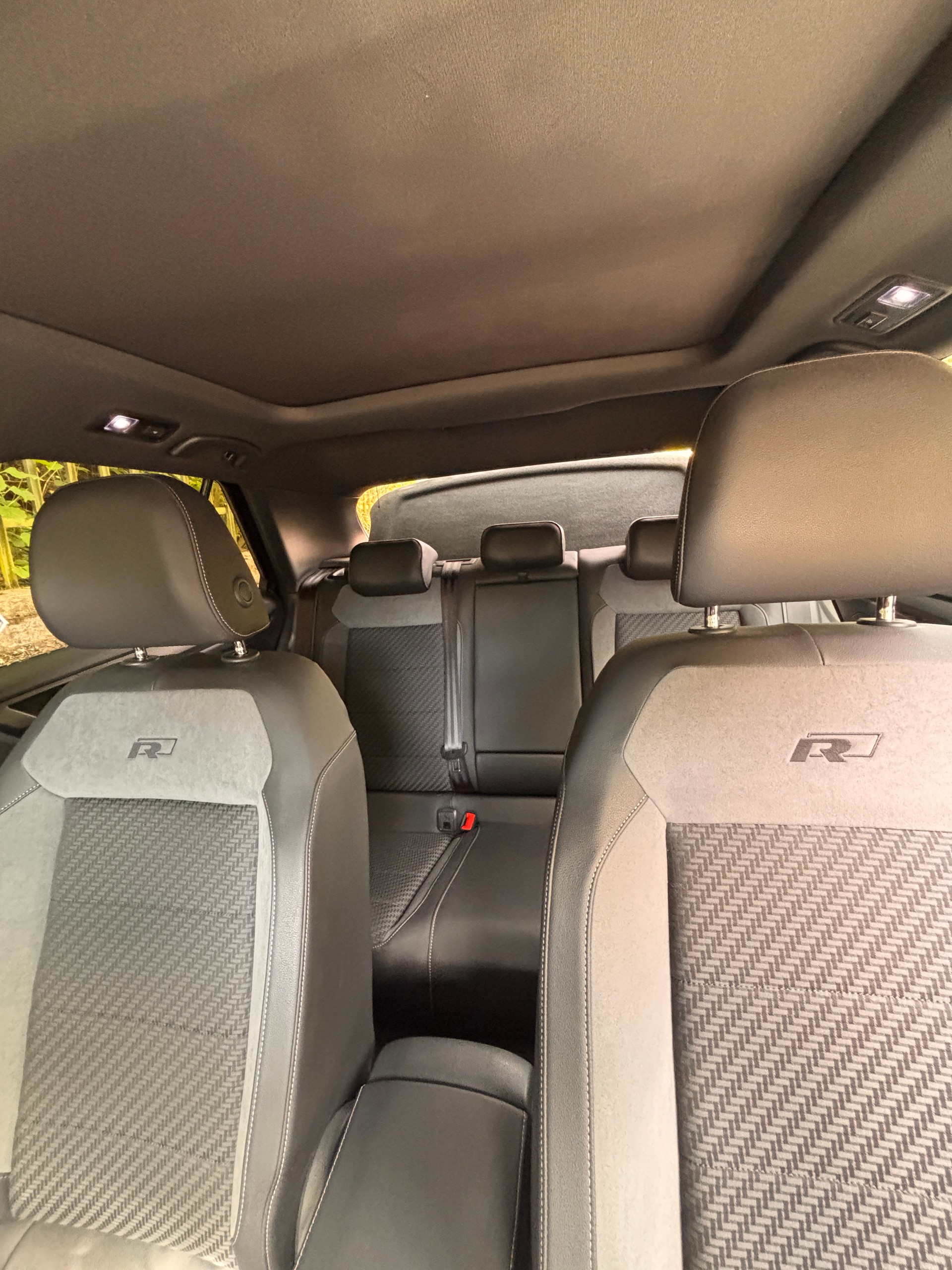 VW T-Roc R- Line 2.0 TSI Advance DSG 4motion - Das Fahrzeug ist 8-fach bereift.-image-5