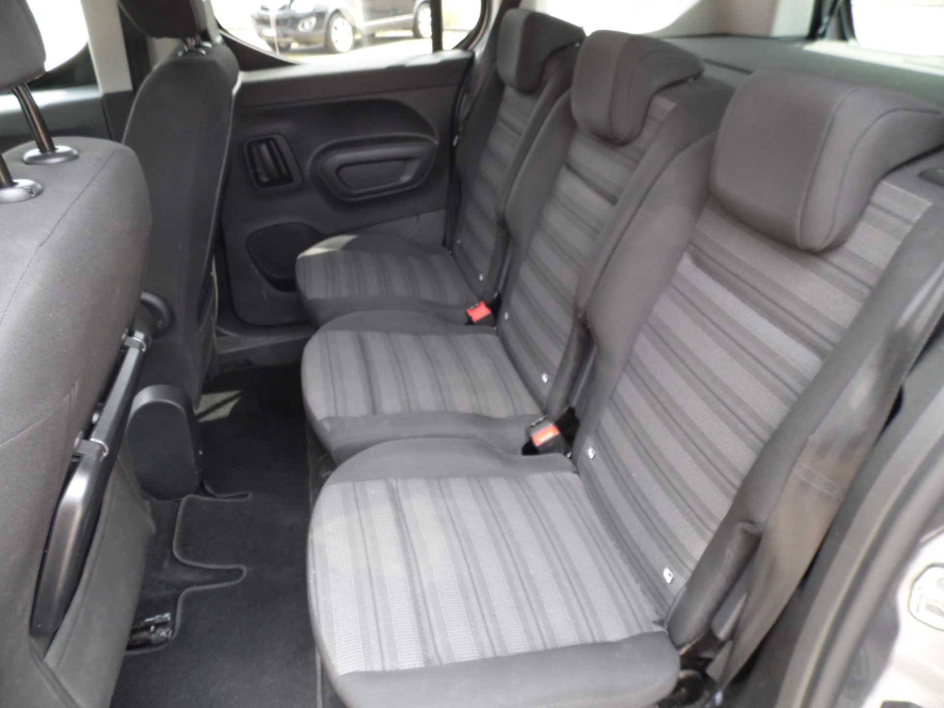 OPEL Combo Life 1.5 Ultimate Automat-image-4