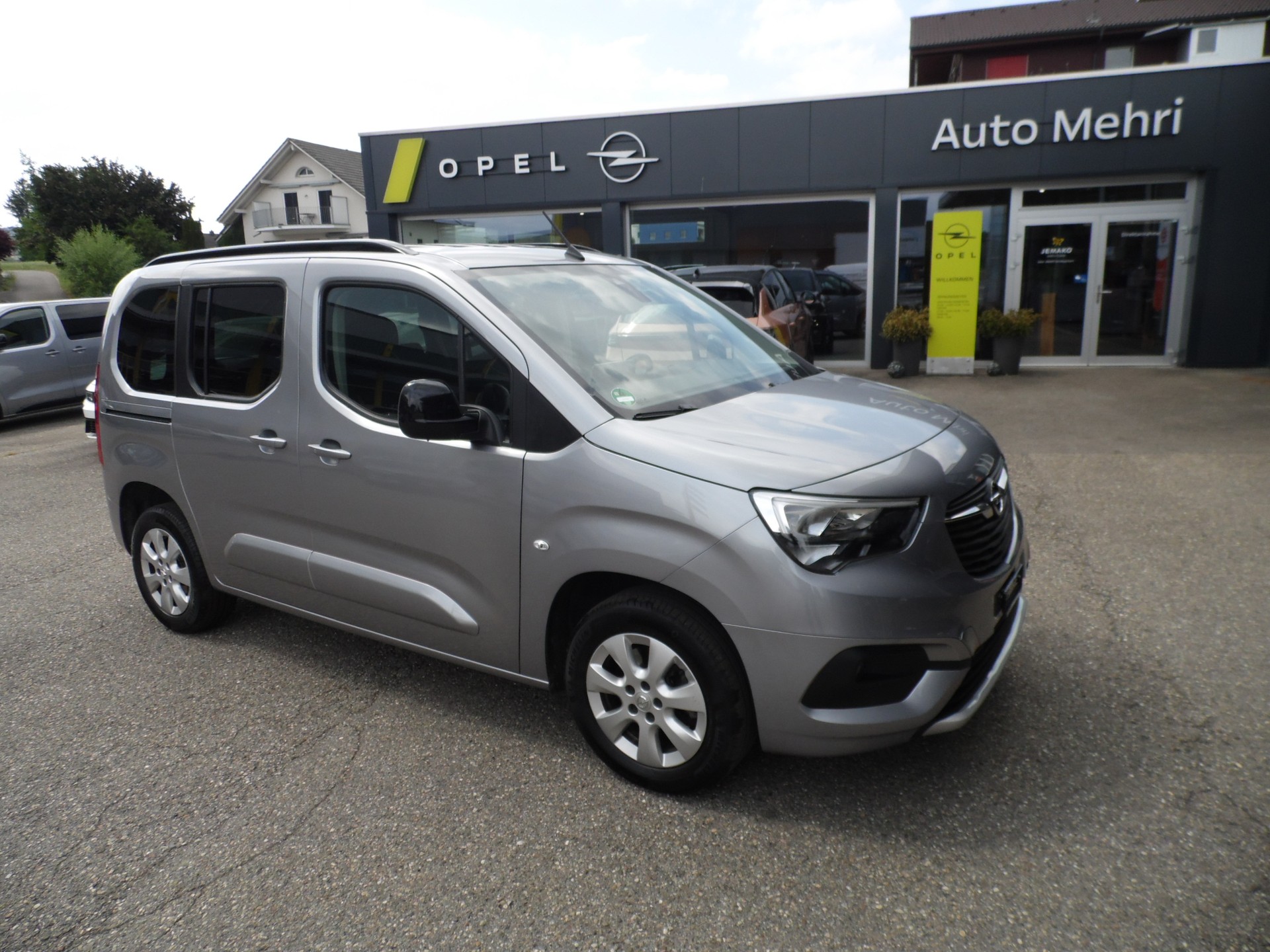 OPEL Combo Life 1.5 Ultimate Automat-image-0