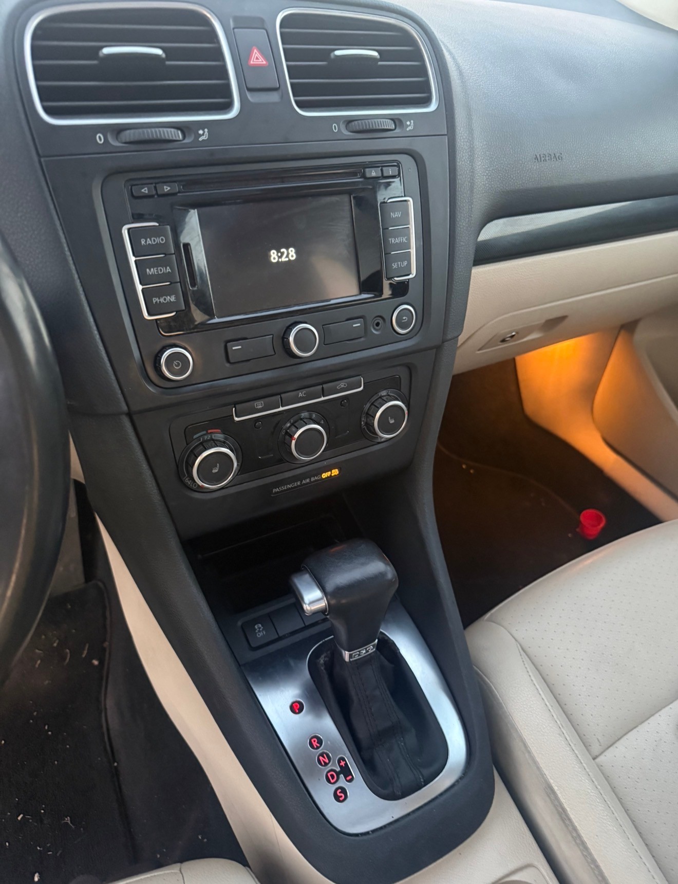 VW JETTA-image-5