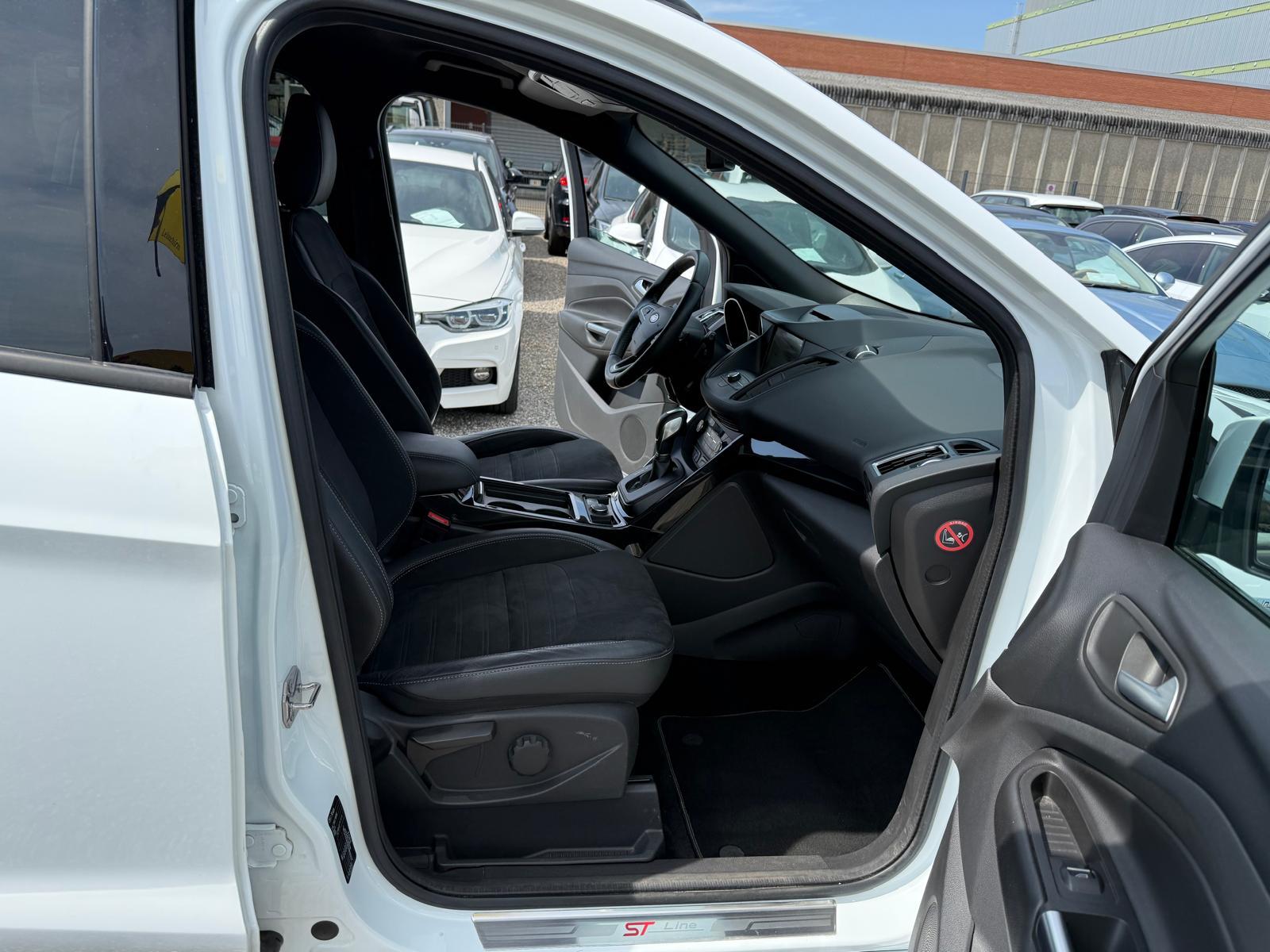 FORD Kuga 2.0 TDCi 180 ST-Line FPS-image-10