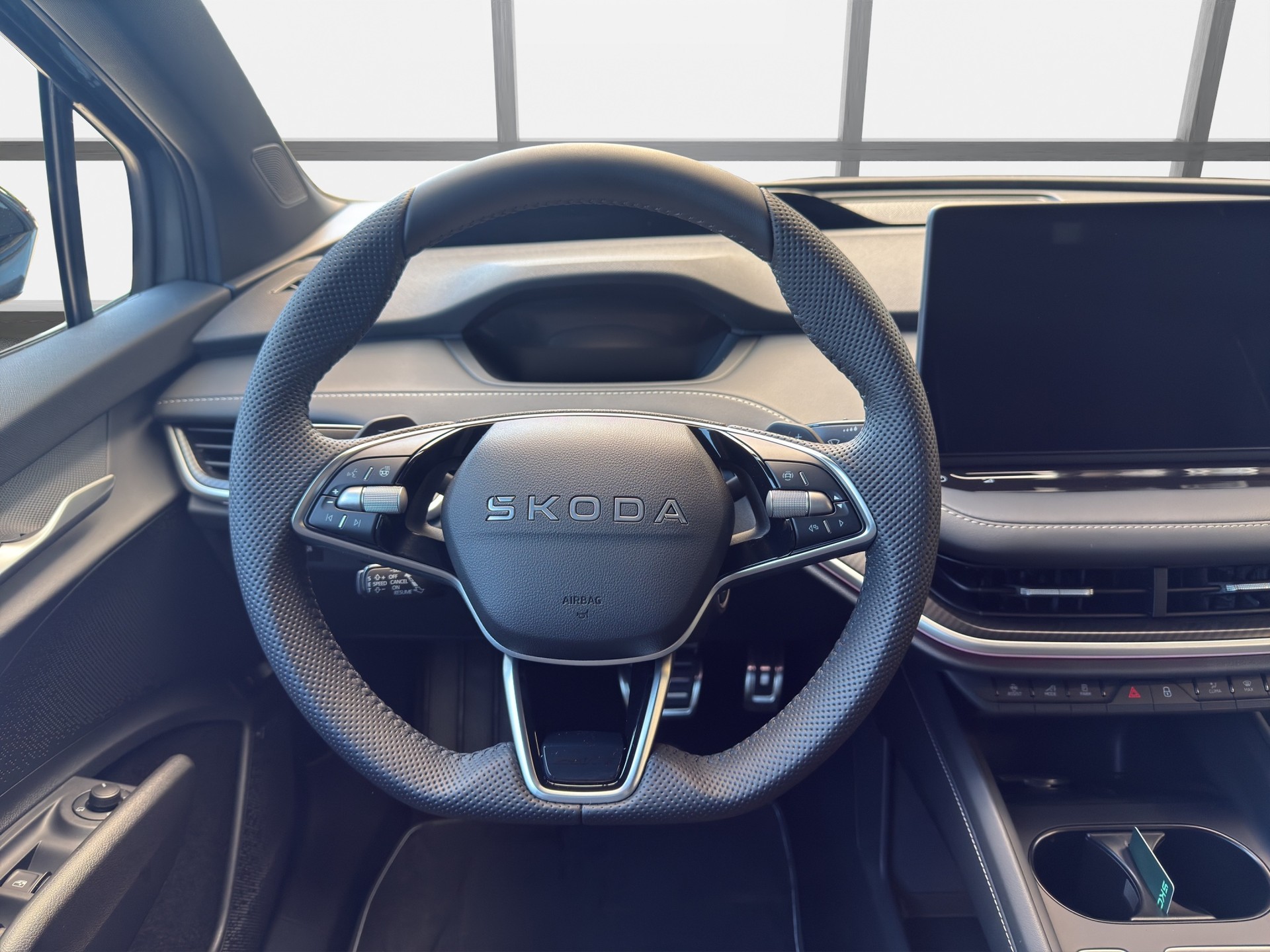 SKODA Enyaq 85 Sportline-image-8