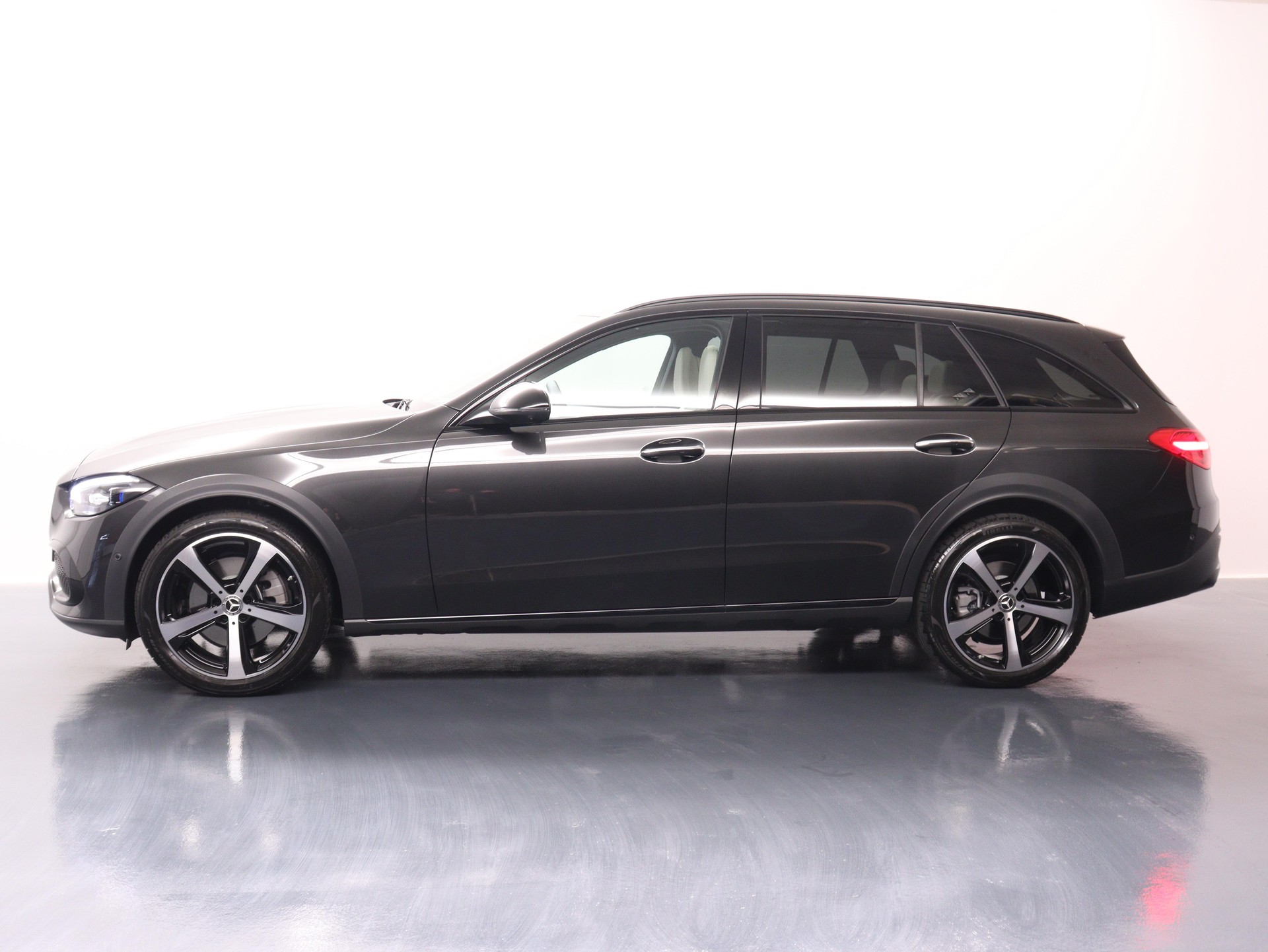 MERCEDES-BENZ C 220 d All-Terrain Avantgarde 4matic Kombi-image-2