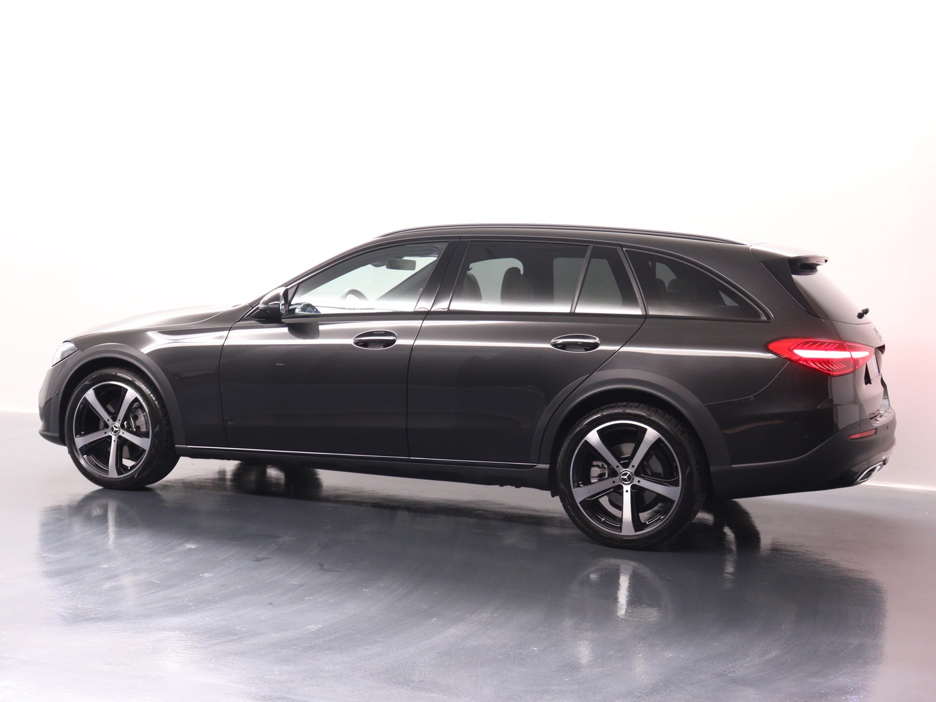 MERCEDES-BENZ C 220 d All-Terrain Avantgarde 4matic Kombi-image-3