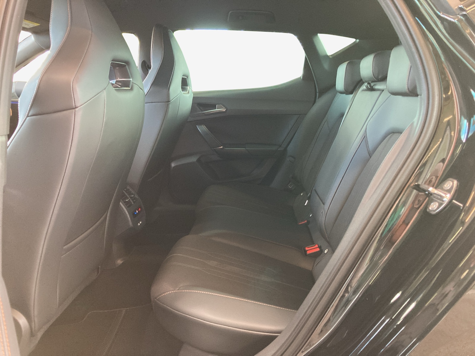 CUPRA LEON VZ 2.0 TSI DSG-image-11