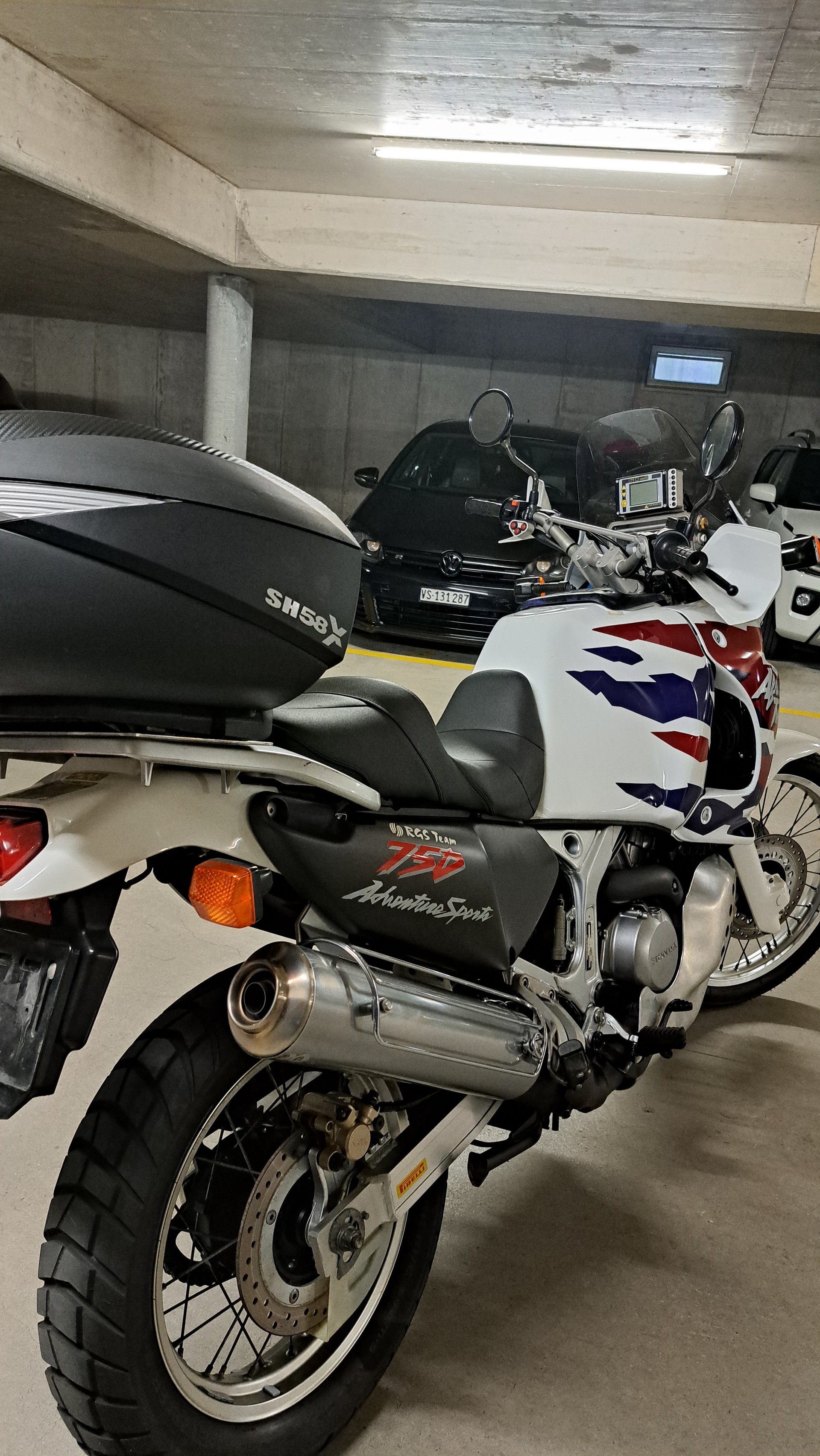 HONDA XRV 750 Africa Twin-image-3