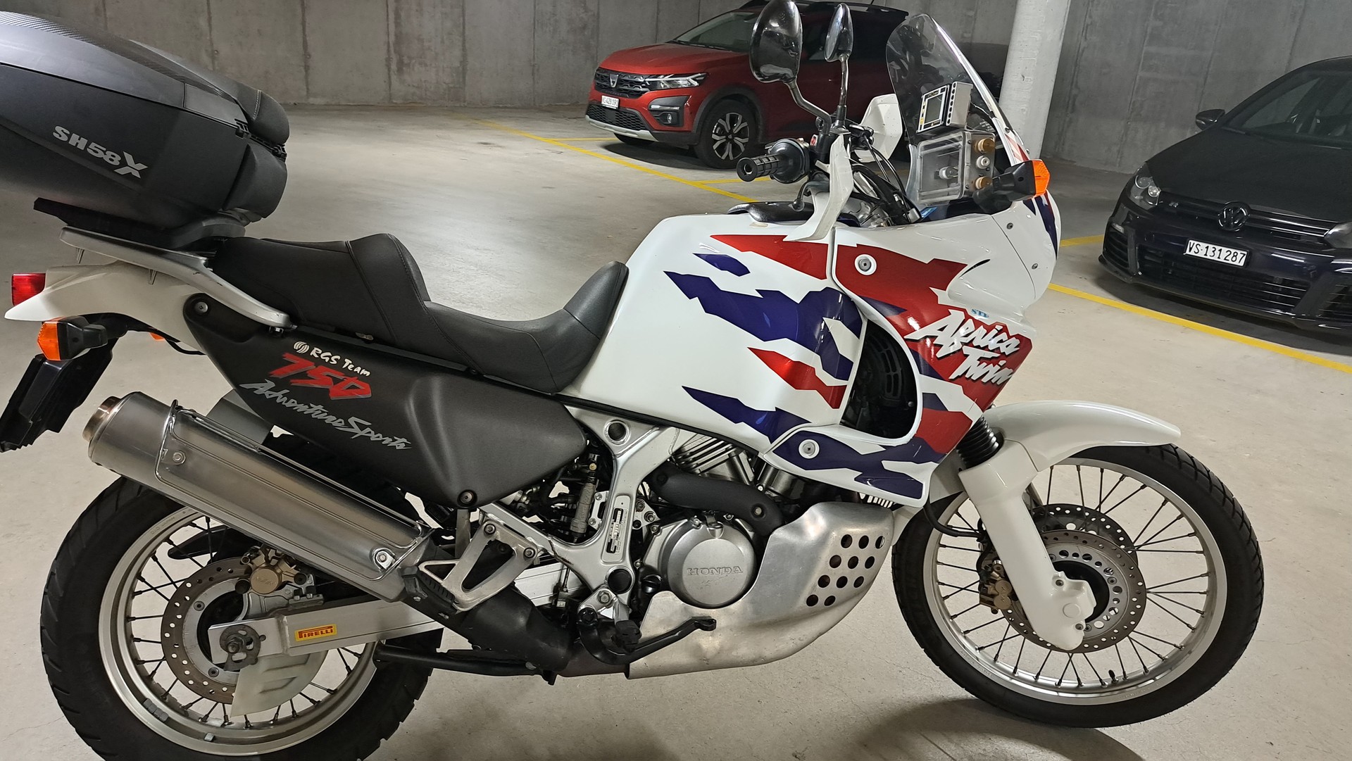 HONDA XRV 750 Africa Twin-image-1