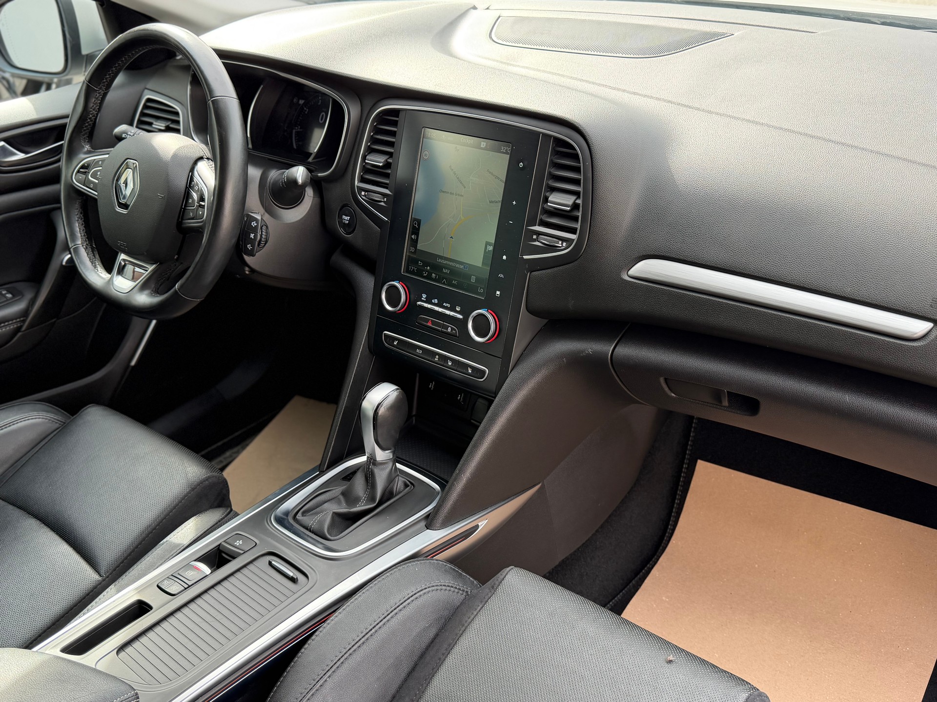 RENAULT Mégane 1.3 16V Turbo Intens EDC-image-13