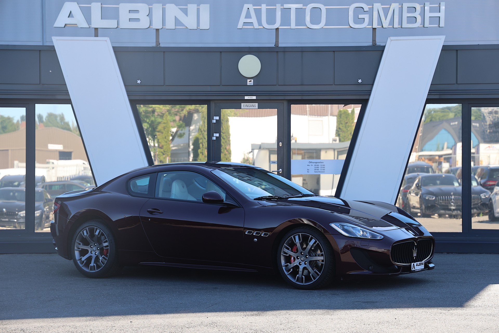 MASERATI GranTurismo Sport **ROSSO SCURO**-showroom-element-1