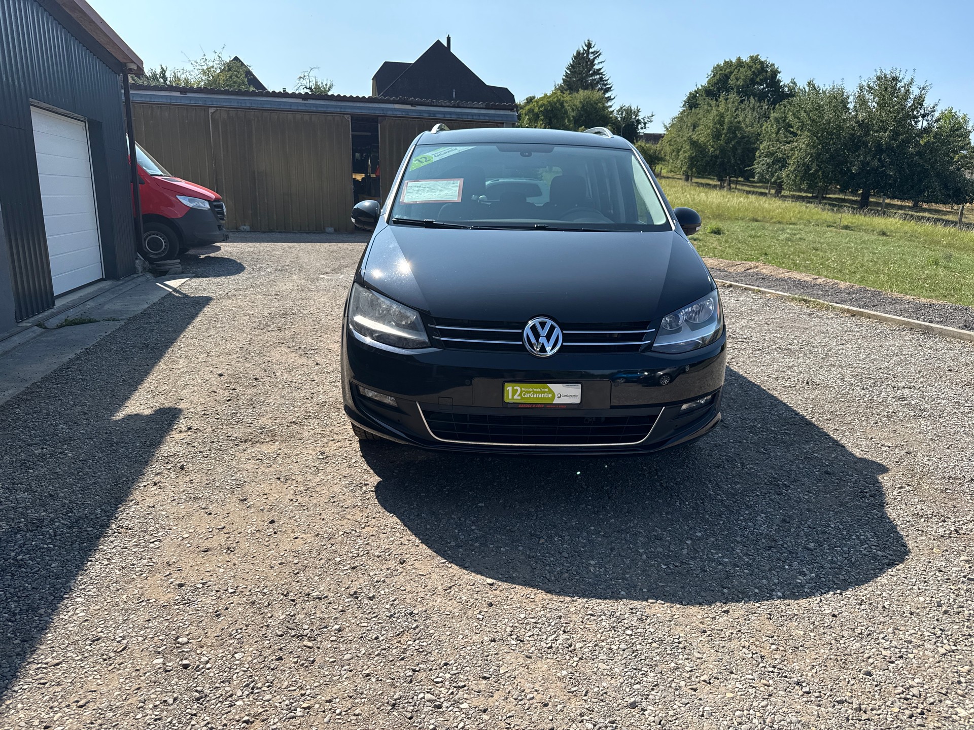 VW Sharan 2.0 TDI BMT Design 4Motion-image-1