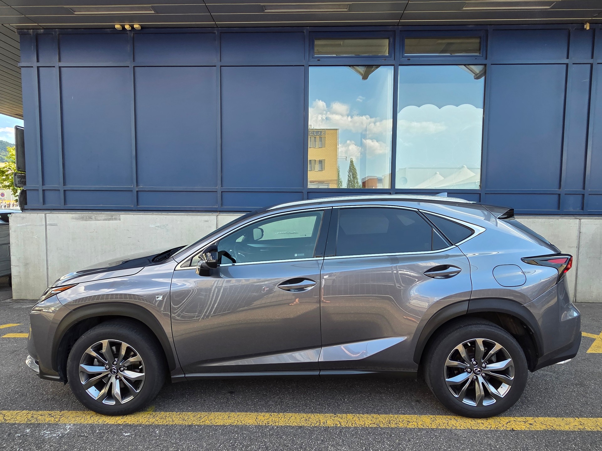 LEXUS NX 200t F-Sport AWD Automatic-image-3