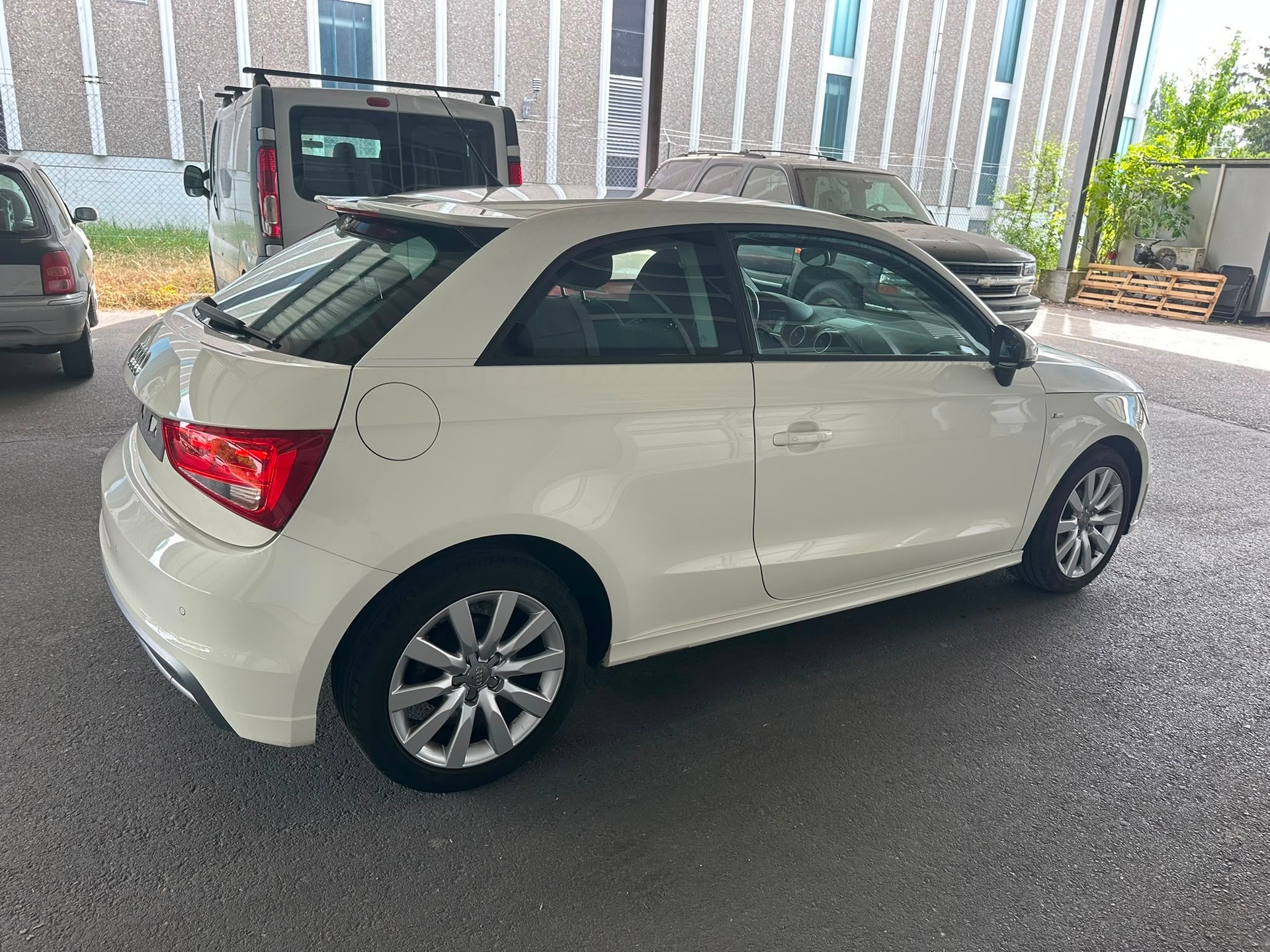 AUDI A1 1.2 TFSI Attraction-image-3