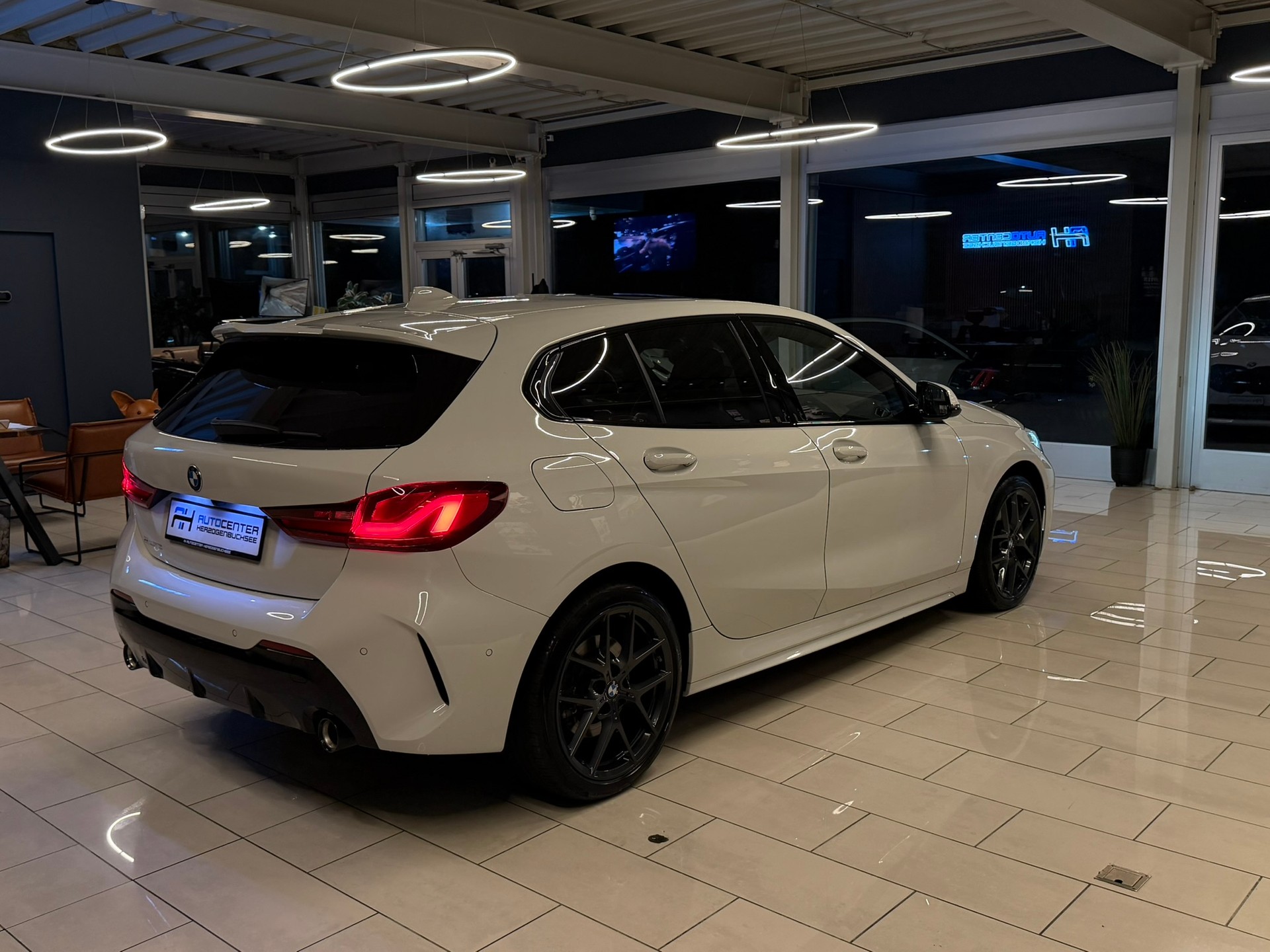 BMW 120d xDrive Steptronic Pure M Sport-image-6