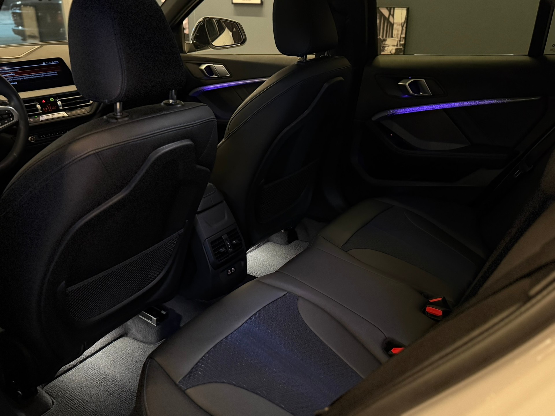 BMW 120d xDrive Steptronic Pure M Sport-image-16