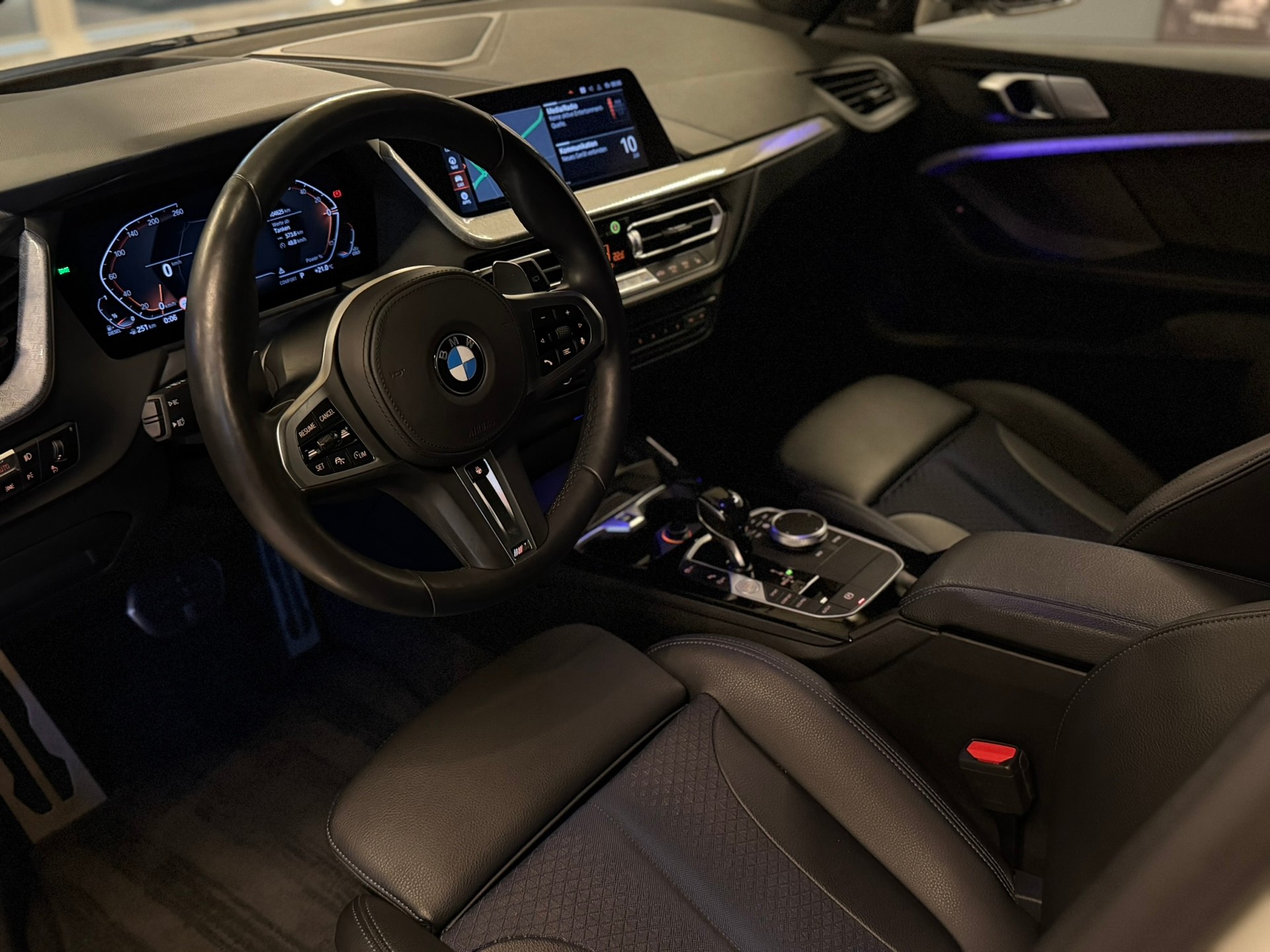 BMW 120d xDrive Steptronic Pure M Sport-image-9